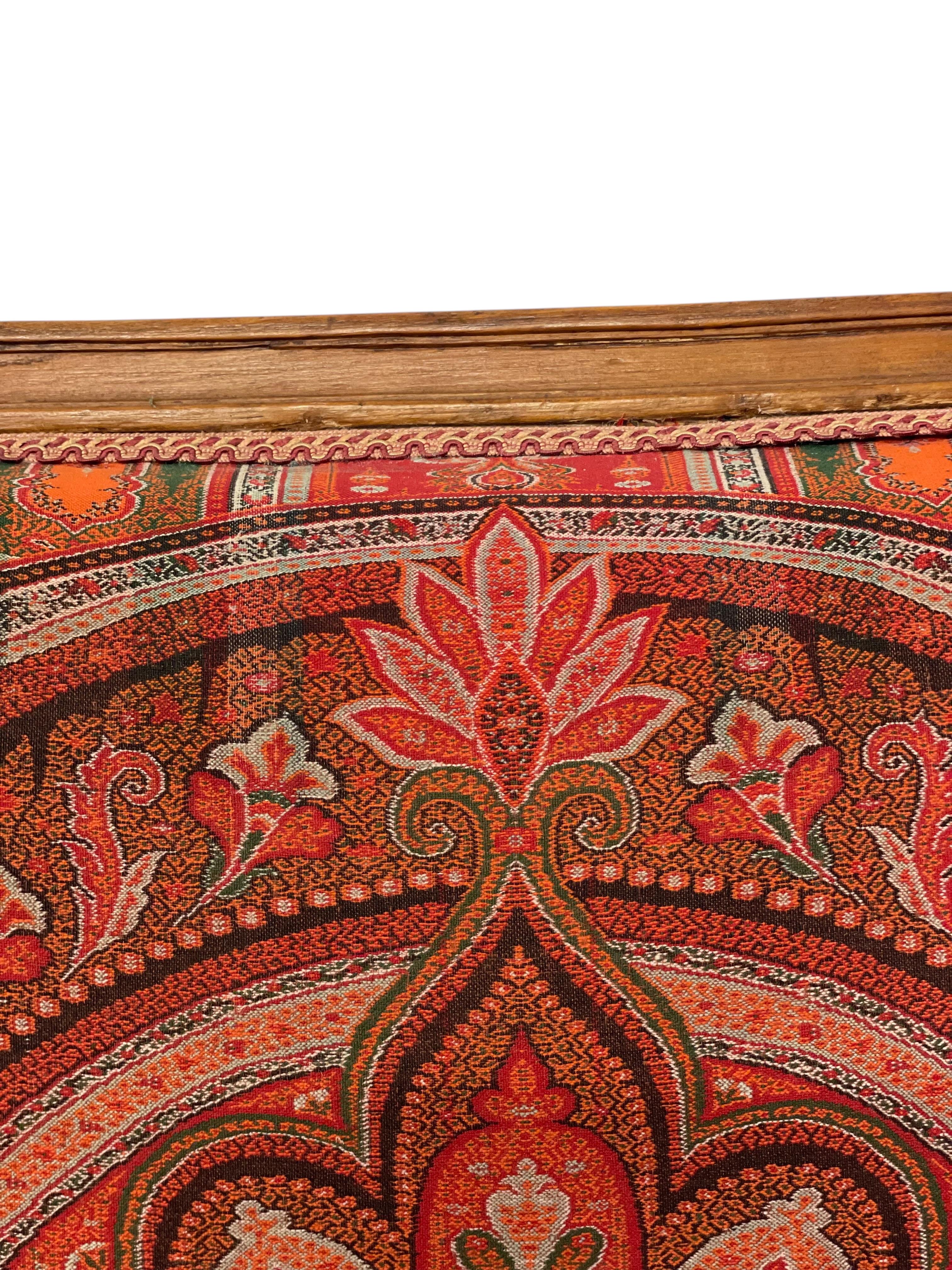 Silla Bergère Directoire del siglo XVIII con tapicería de Paisley en venta 9