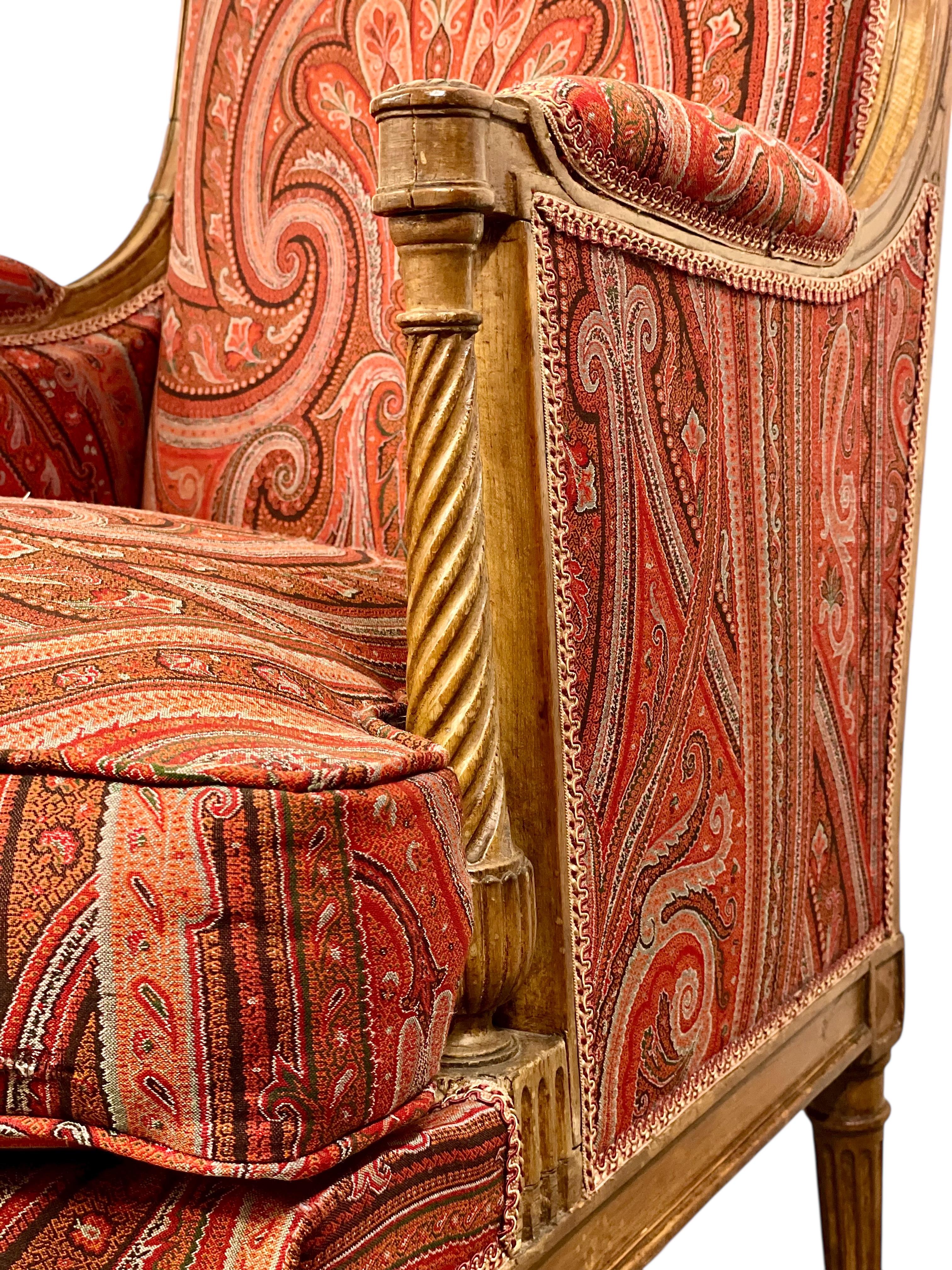 Silla Bergère Directoire del siglo XVIII con tapicería de Paisley Francés en venta