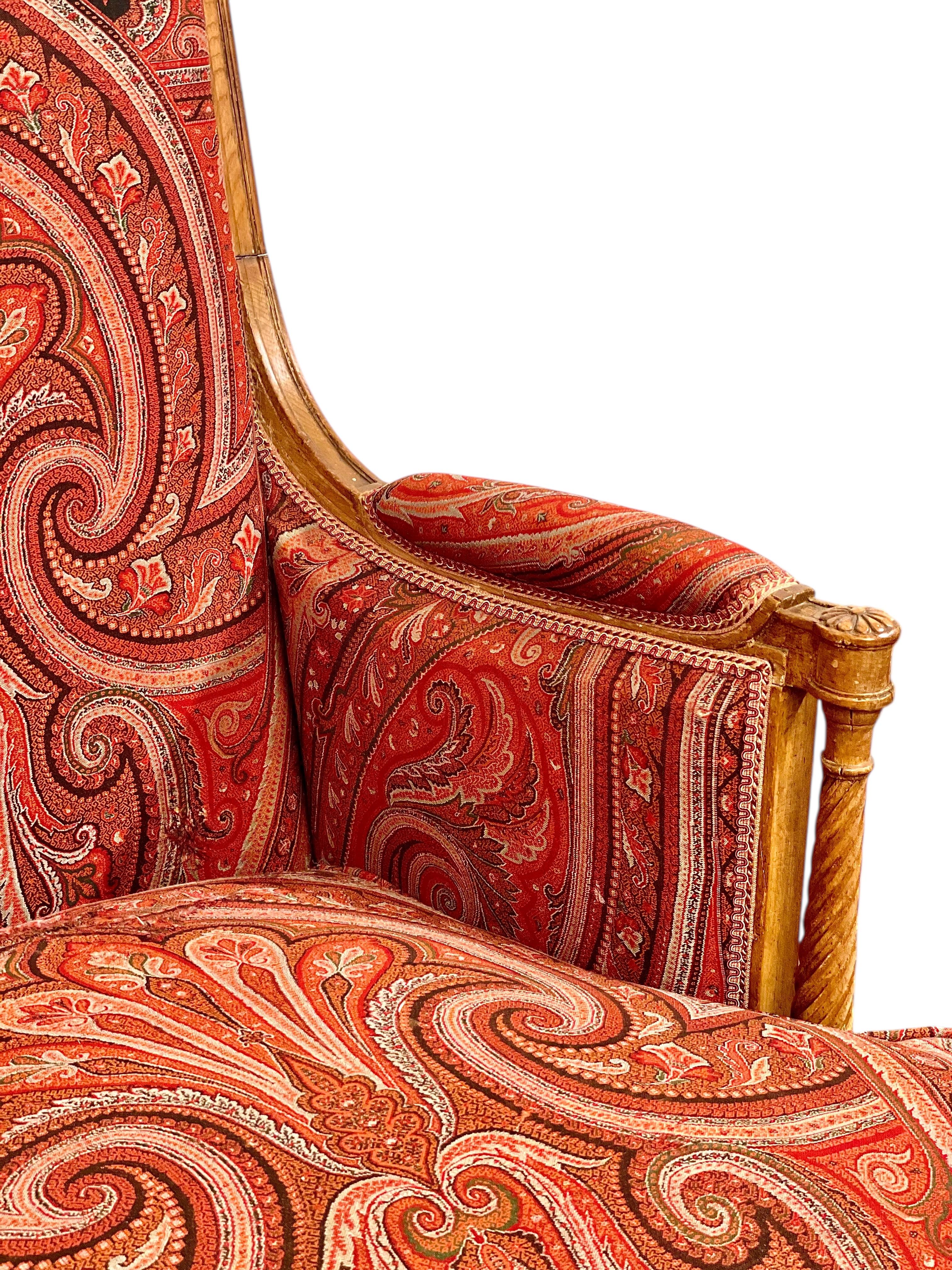 Silla Bergère Directoire del siglo XVIII con tapicería de Paisley siglo XVIII y antes en venta