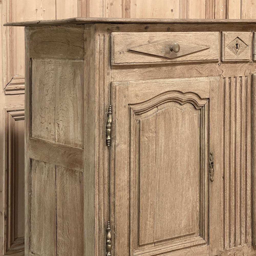 18th Century Directoire Period Country French Buffet in Stripped Oak For Sale 5