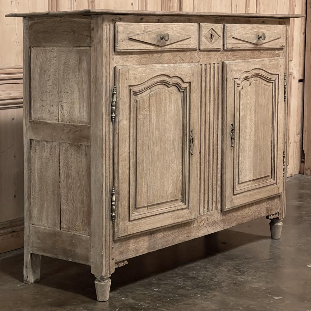 18th Century Directoire Period Country French Buffet in Stripped Oak For Sale 9