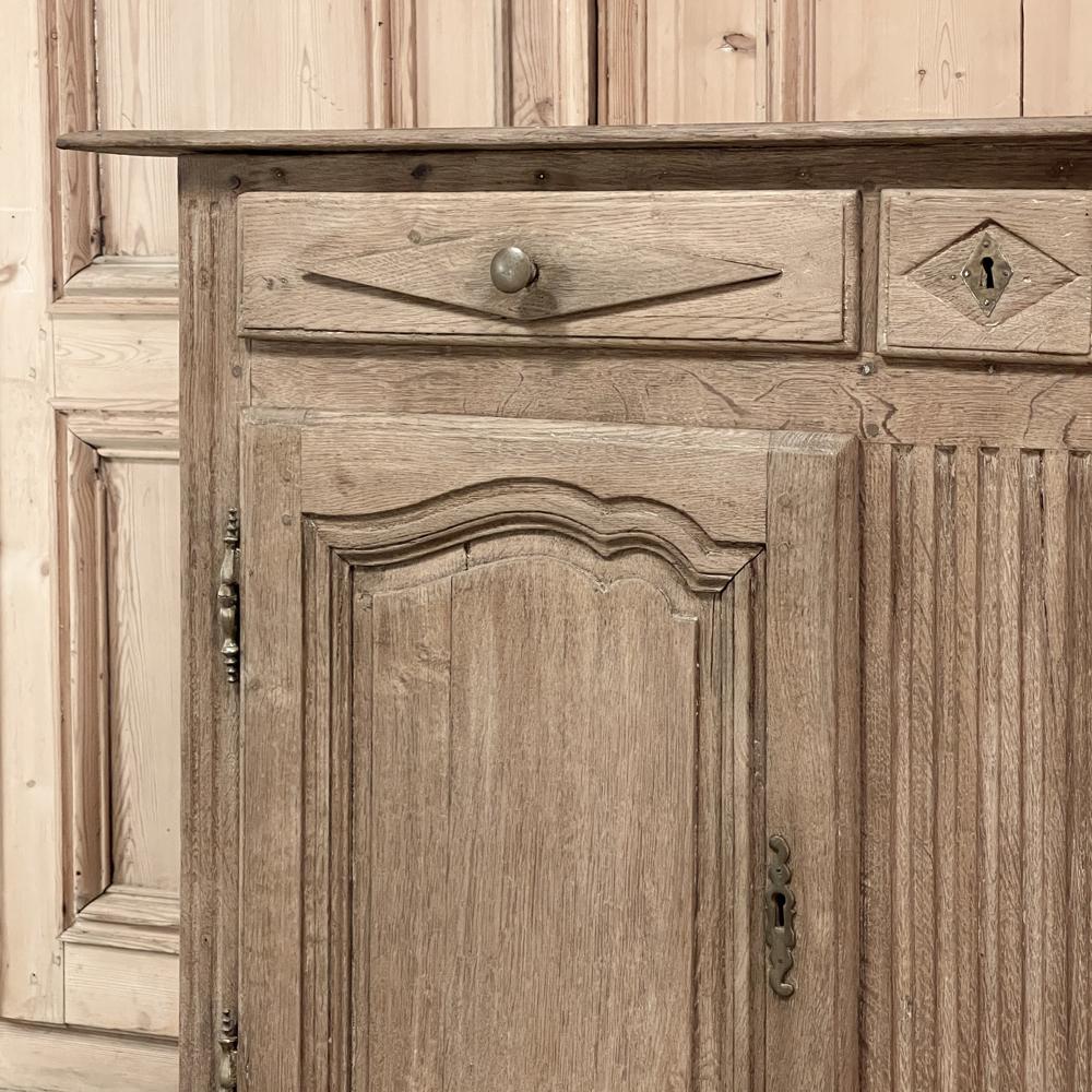 18th Century Directoire Period Country French Buffet in Stripped Oak For Sale 10