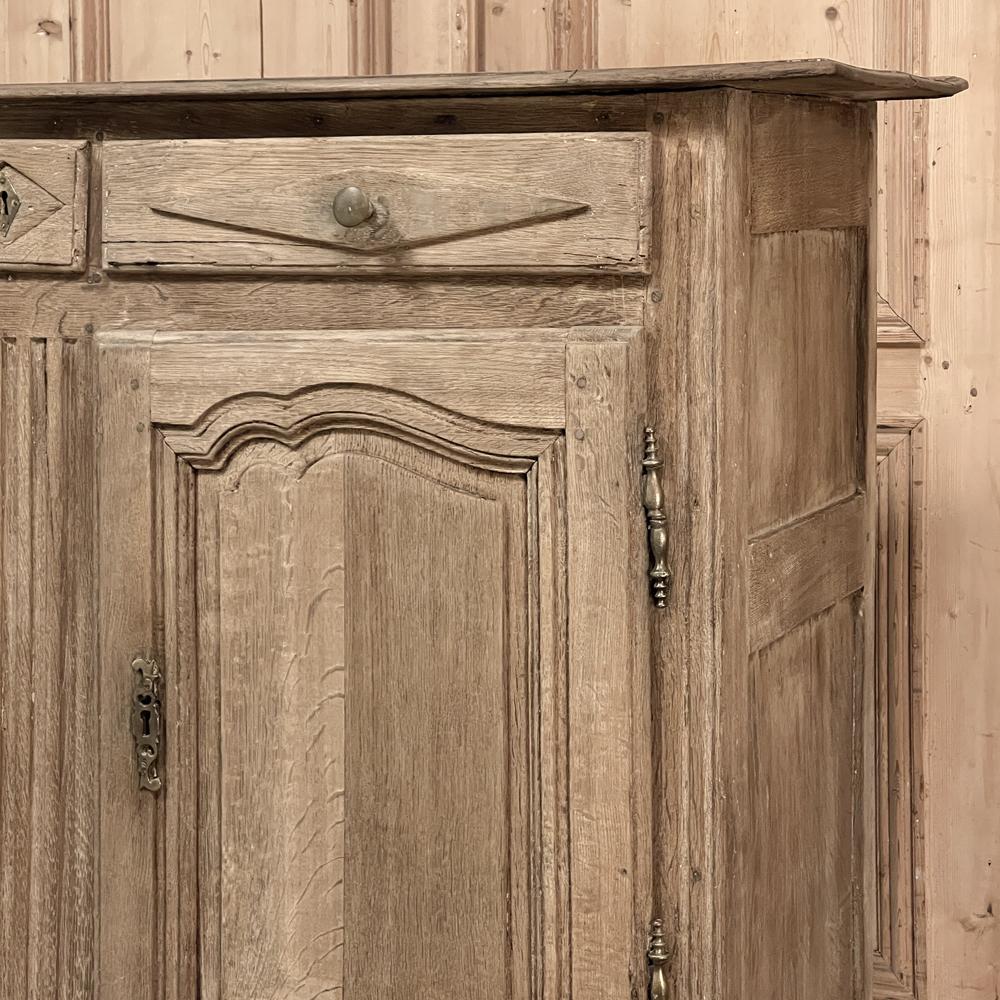 18th Century Directoire Period Country French Buffet in Stripped Oak For Sale 11