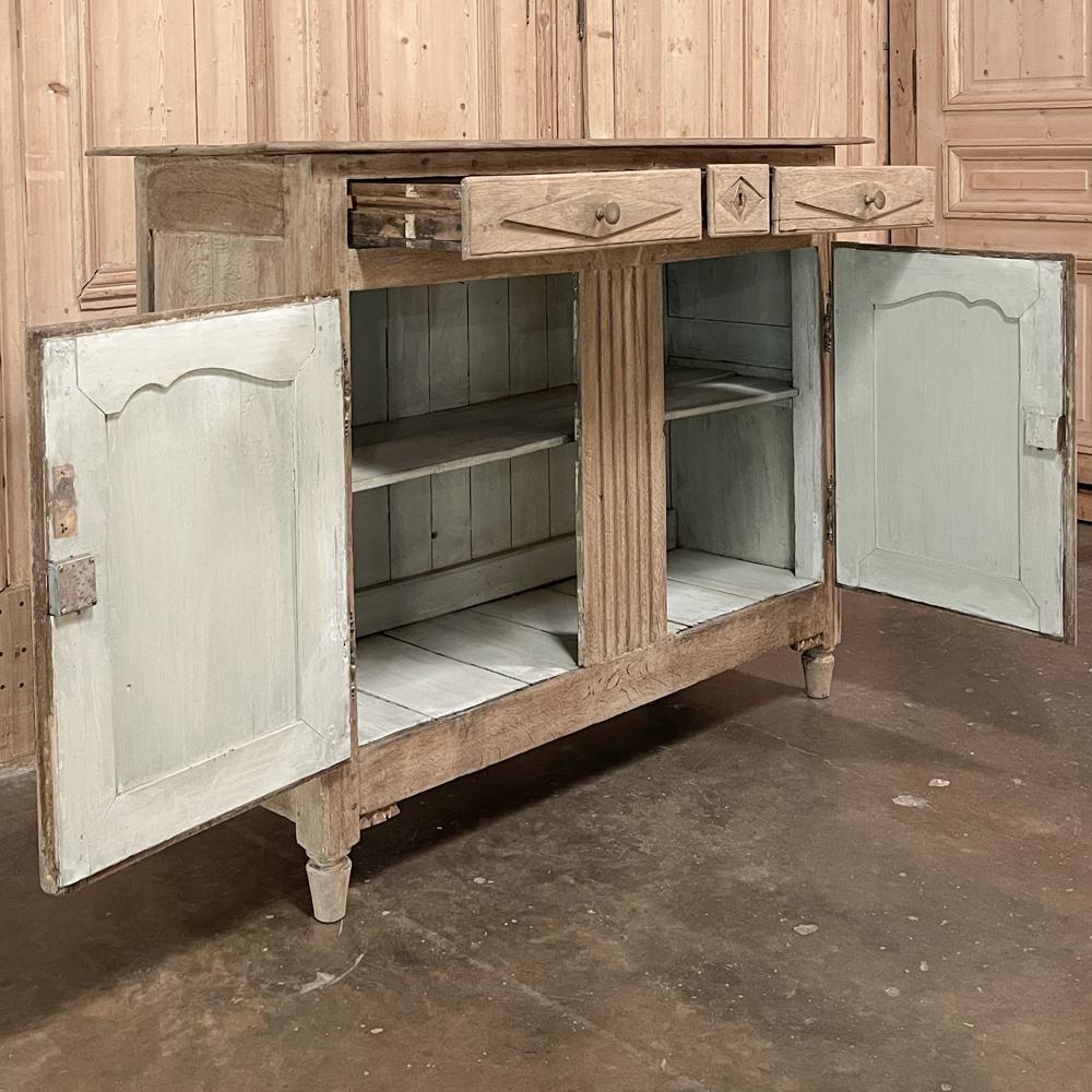 18th Century Directoire Period Country French Buffet in Stripped Oak For Sale 2