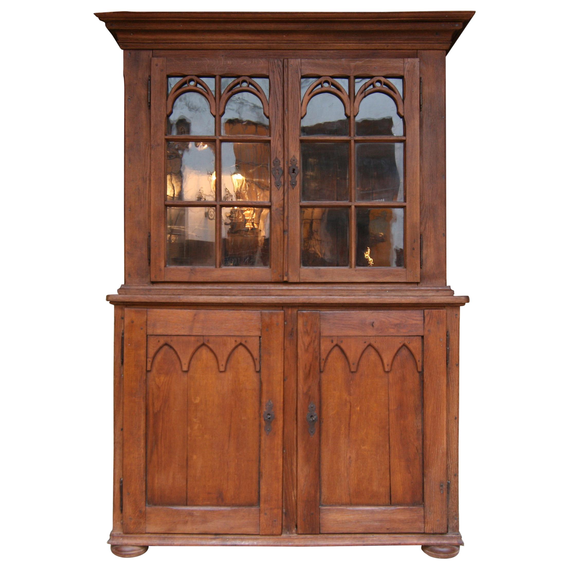18th Century Display Cabinet made of Oak