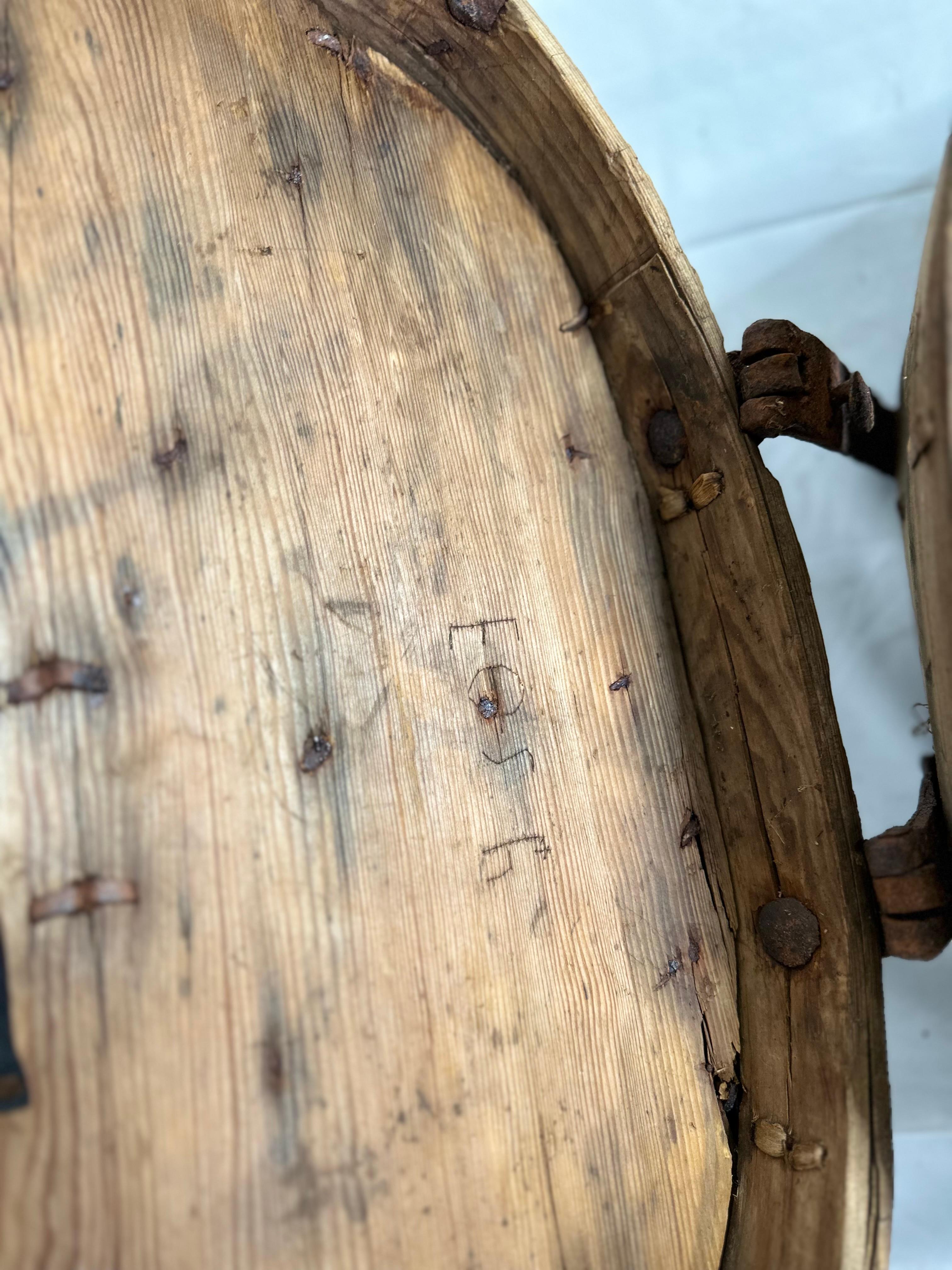 Caja de boda sueca del siglo XVIII envejecida siglo XVIII y antes en venta