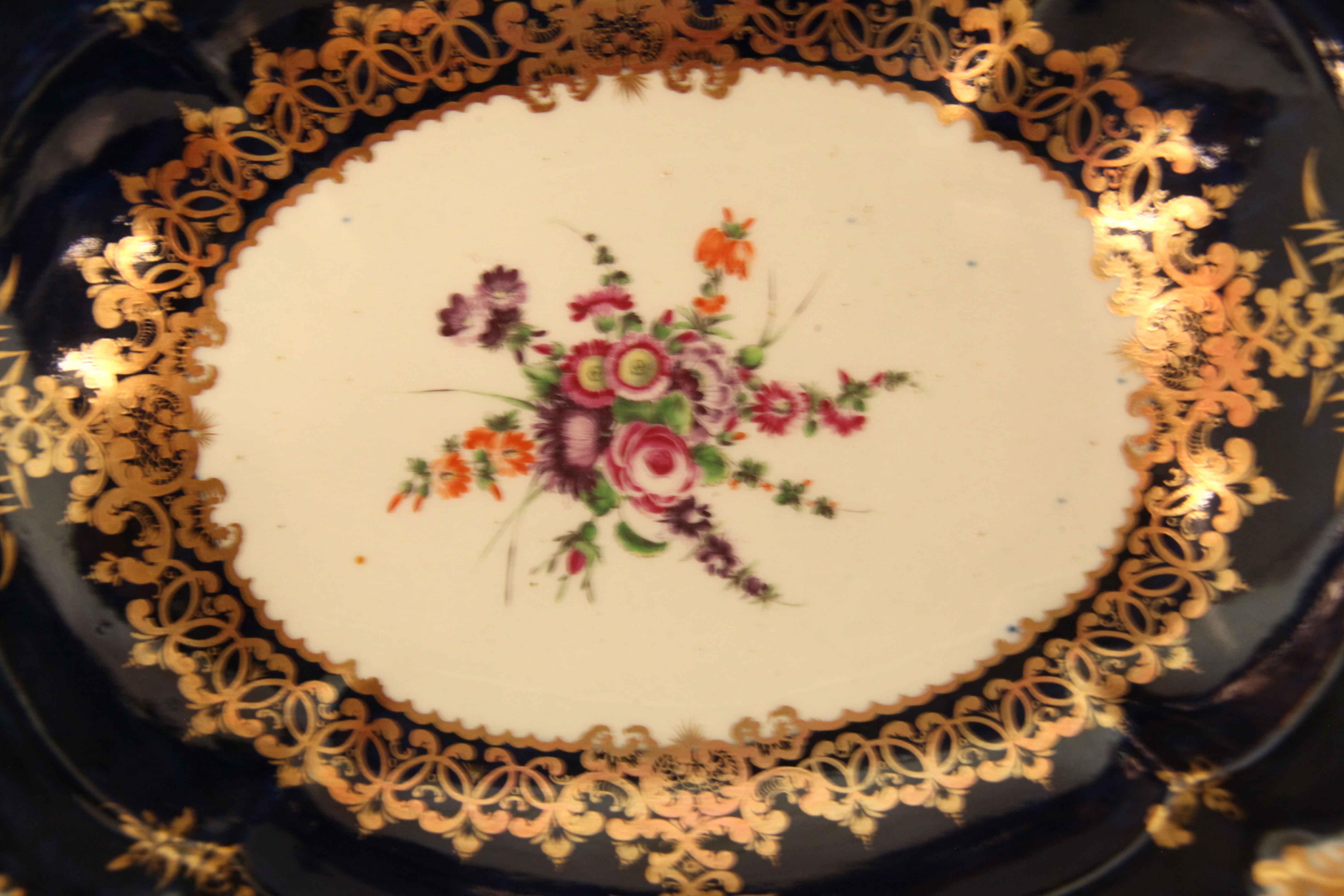18th Century Dr. Wall Worcester Oval Dish For Sale 1