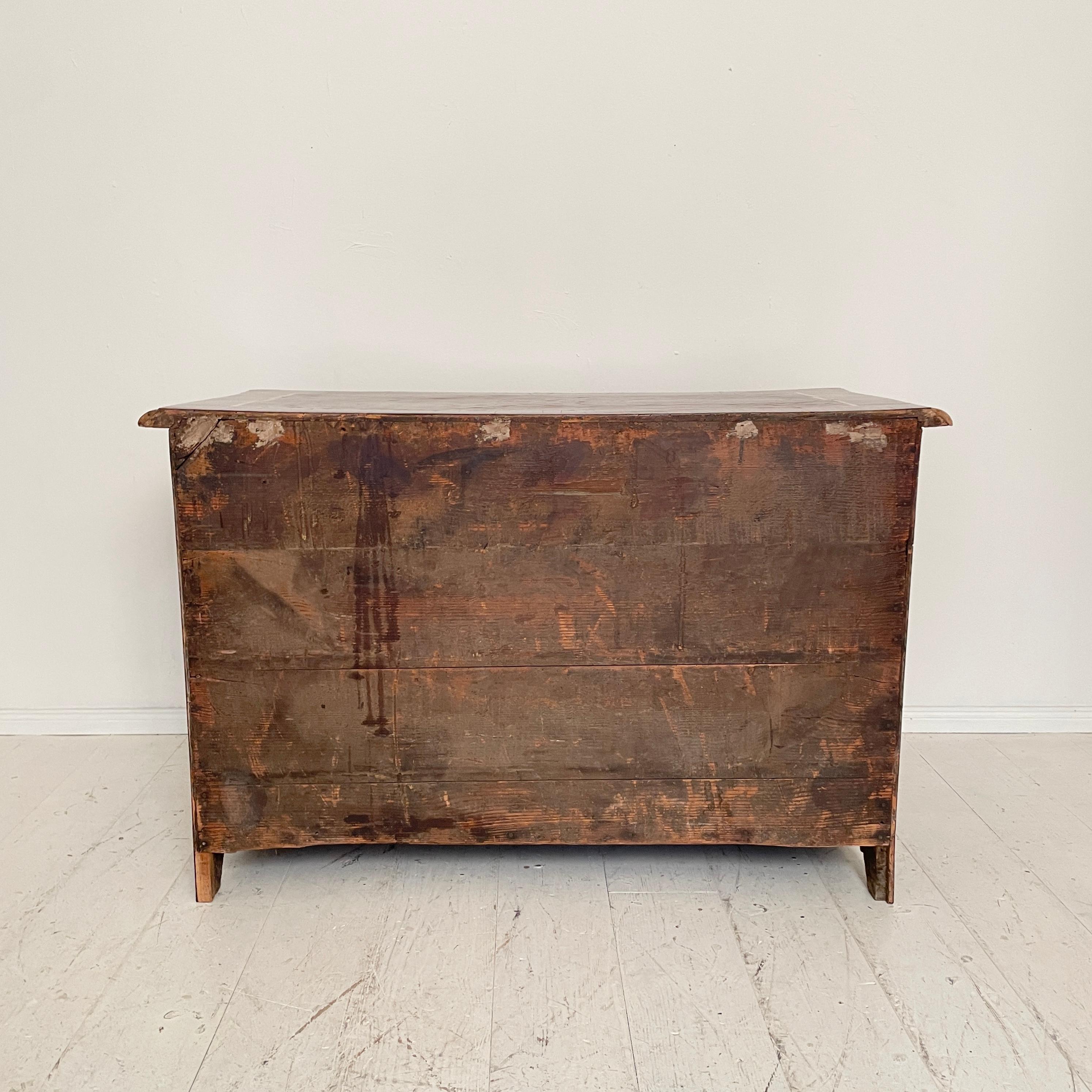 18th Century Dresdner Baroque Commode in Brown Walnut and Amaranth, Around 1760 For Sale 8