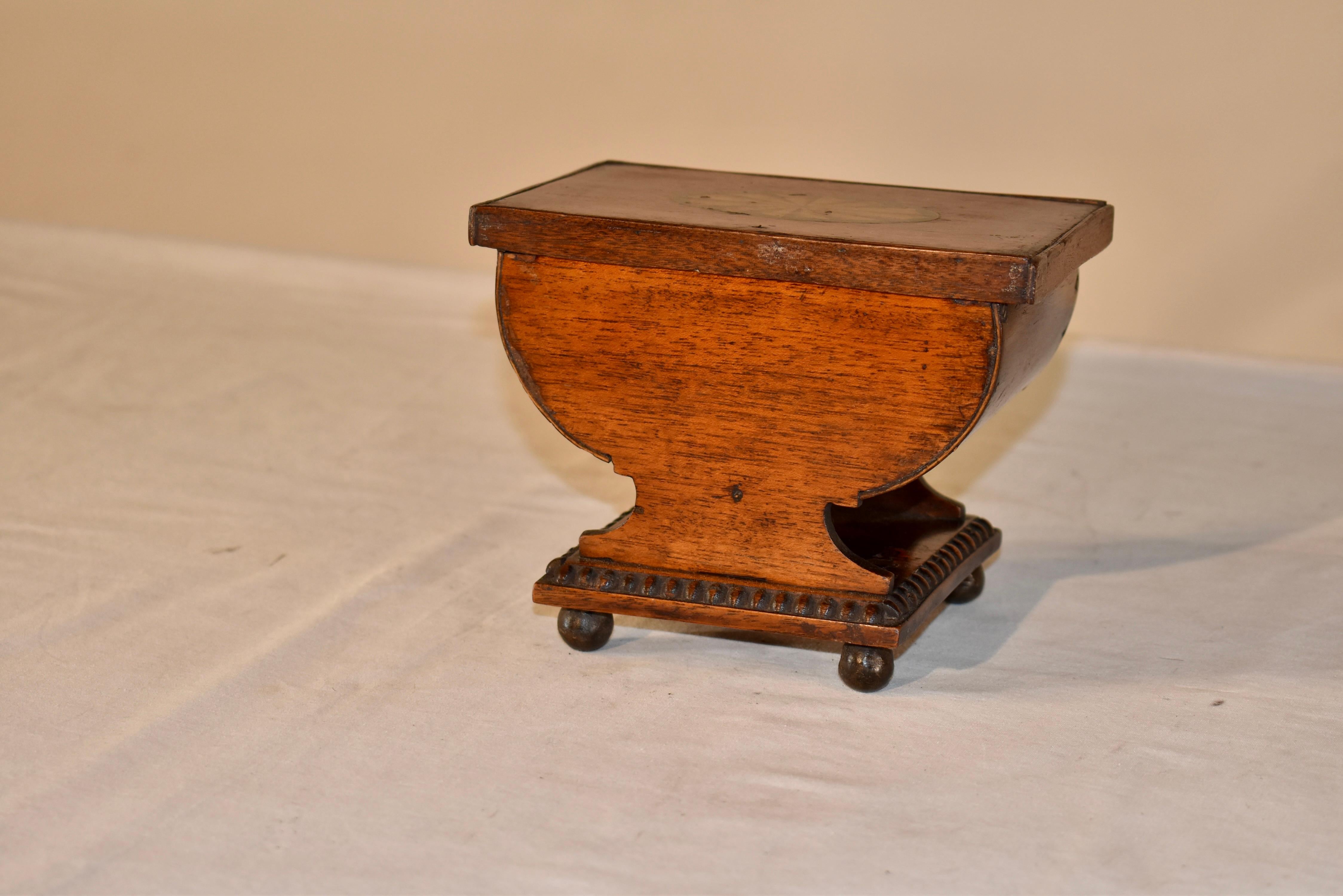 18th Century Dresser Box In Good Condition For Sale In High Point, NC