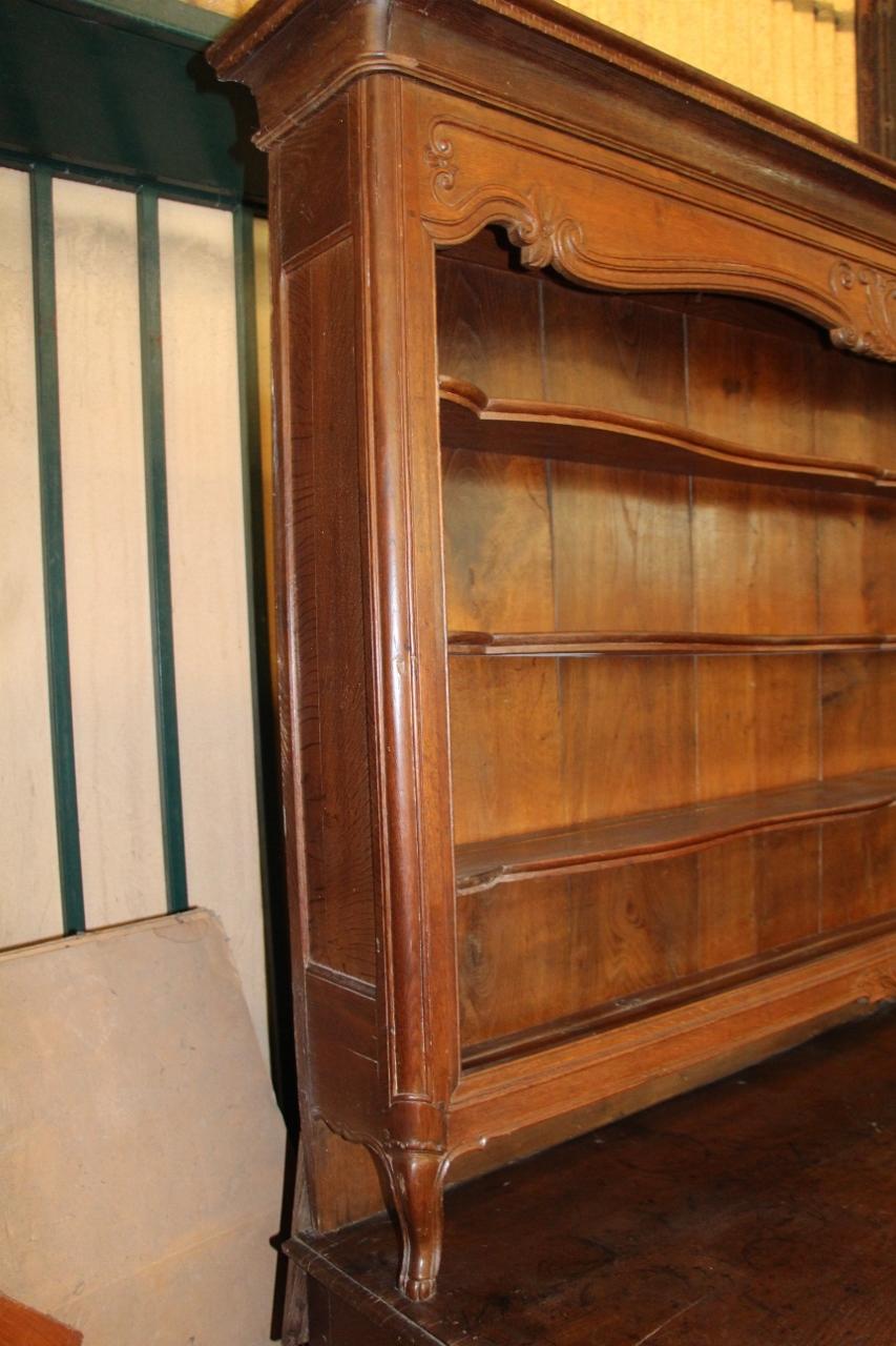 18th Century Dresser (Französisch) im Angebot
