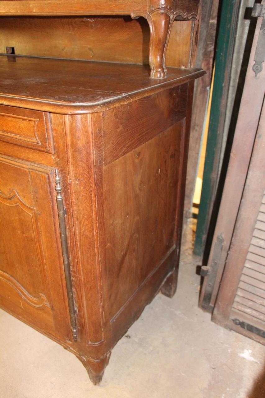18th Century Dresser (Holz) im Angebot