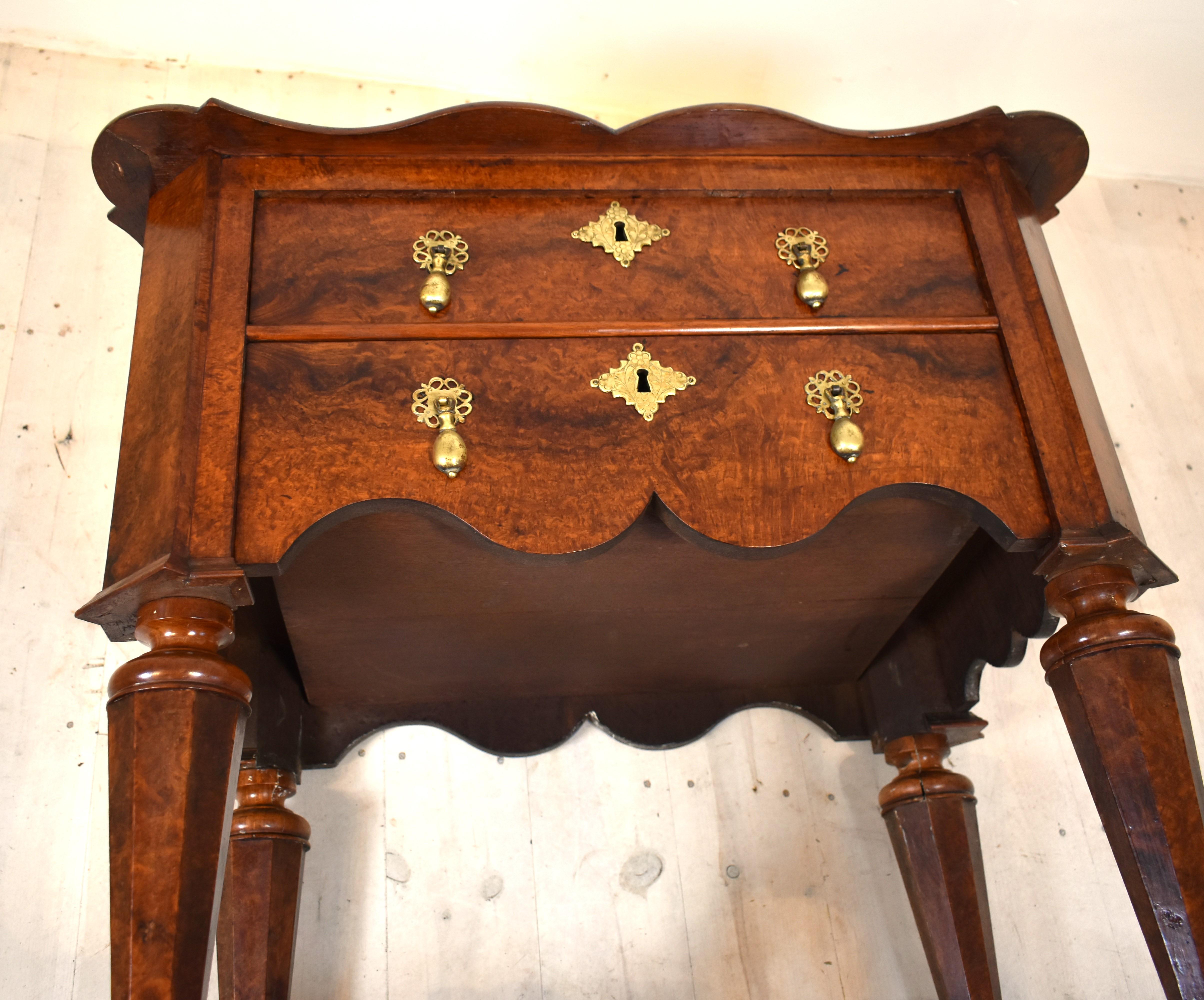18th Century Dutch Amboyna wood side table For Sale 7