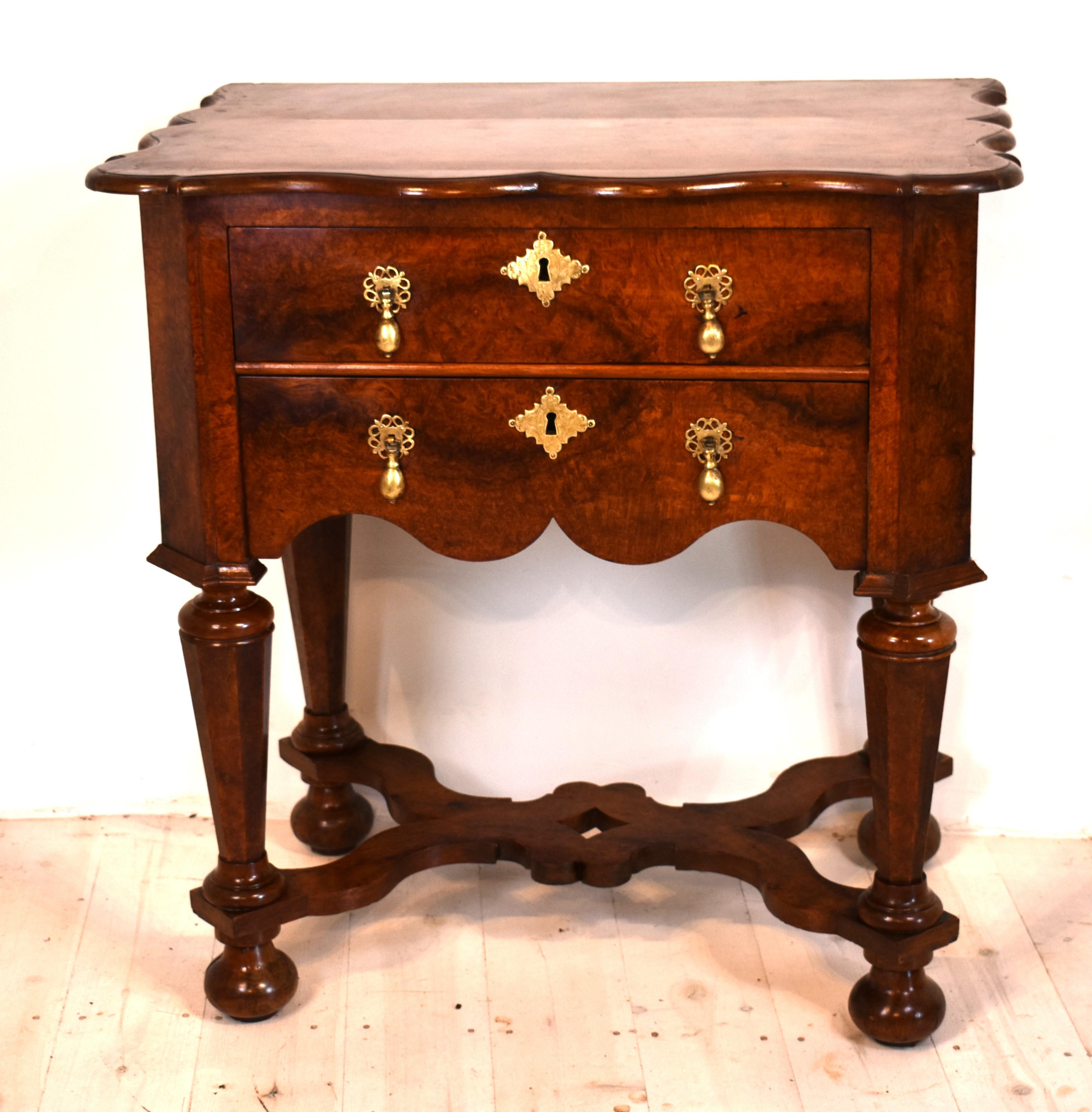 18th Century Dutch Amboyna wood side table For Sale 10