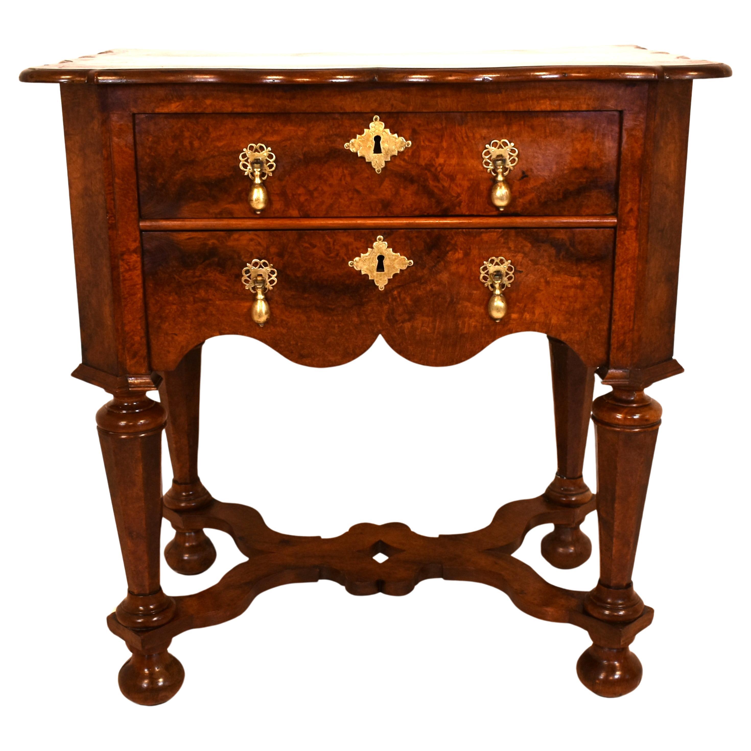 18th Century Dutch Amboyna wood side table For Sale