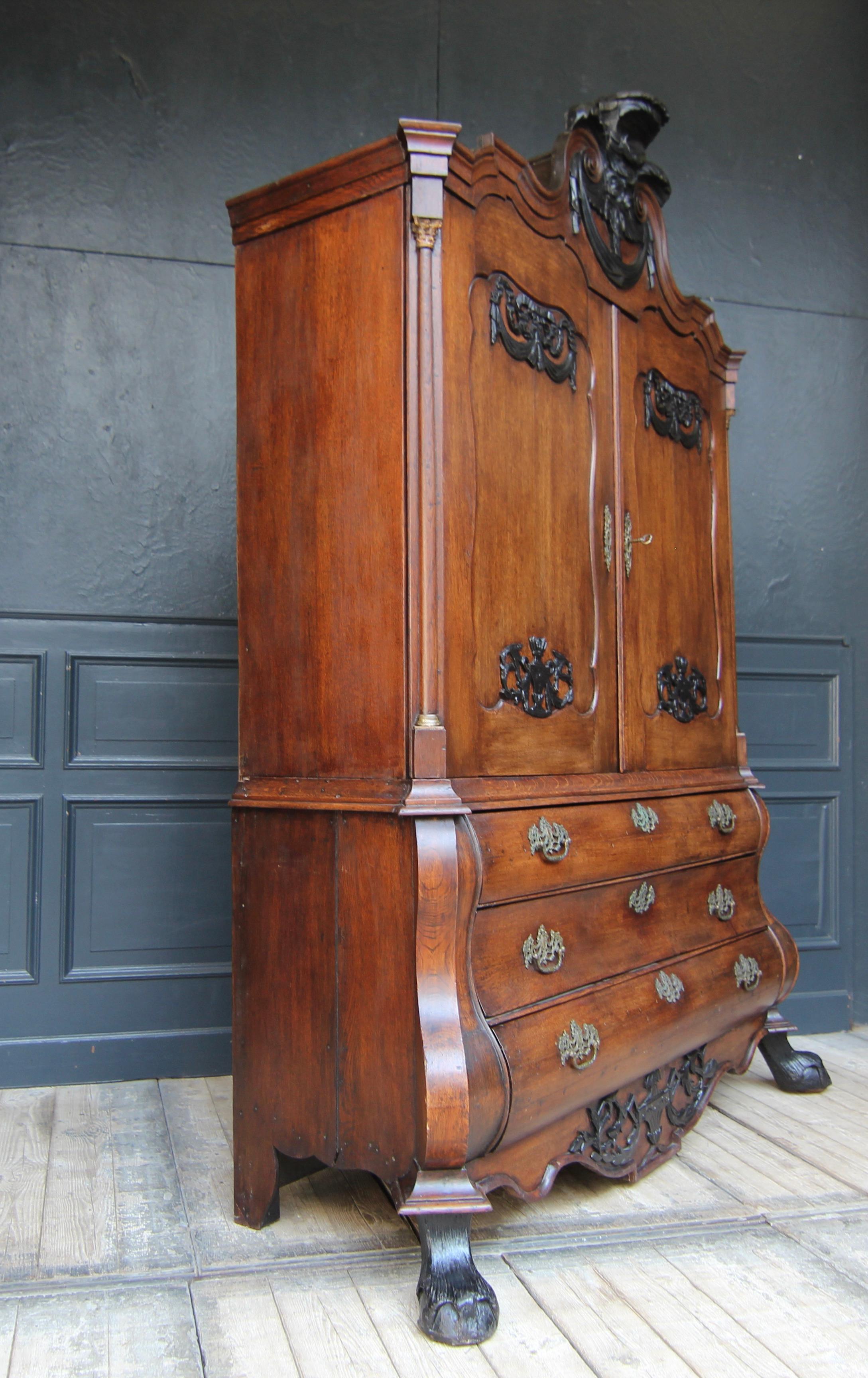 18th Century Dutch Baroque Cabinet or Linen Press For Sale 15