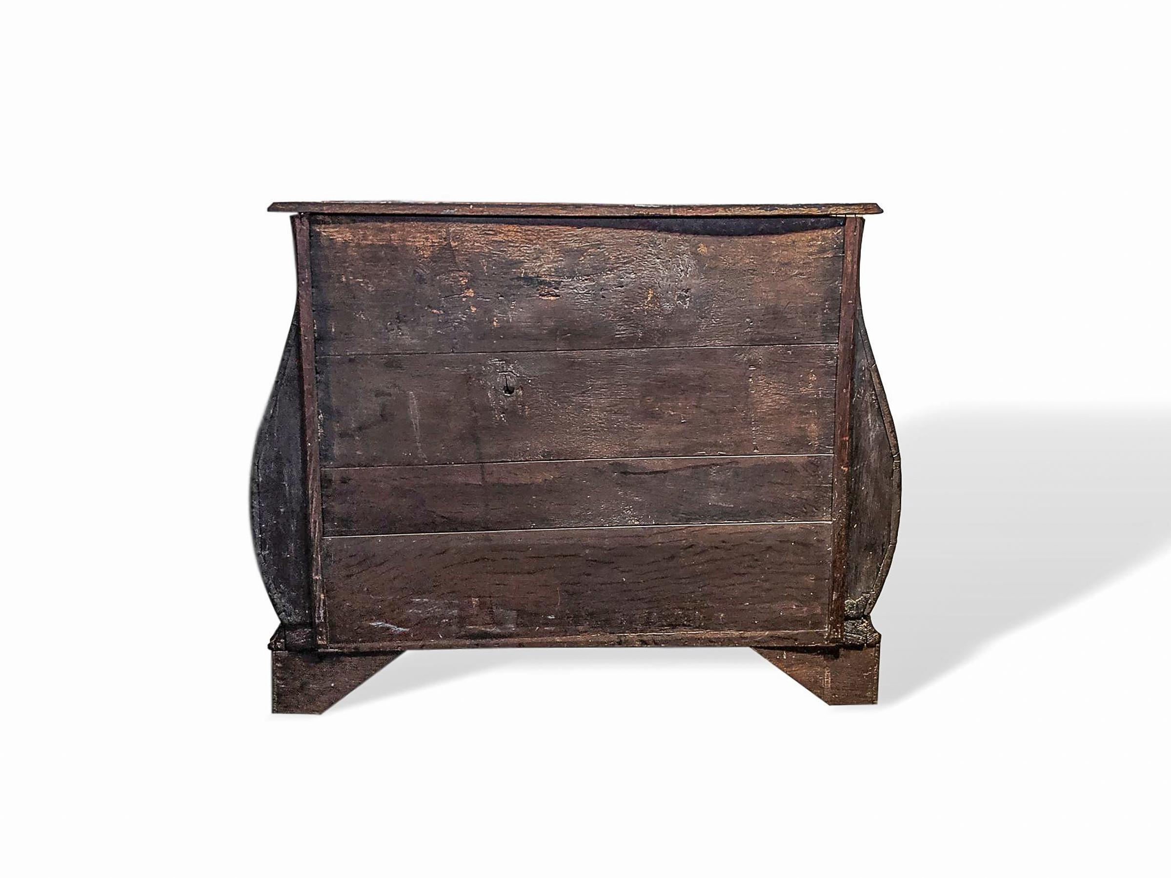 18th Century Dutch Baroque Oak Bombé Commode/Chest, Elaborate, Original Hardware In Good Condition In Banner Elk, NC