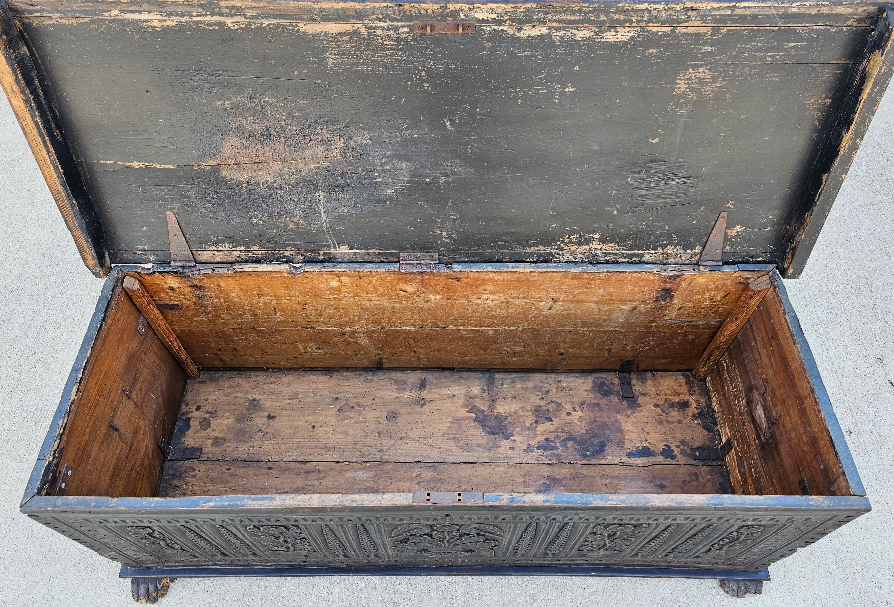 18th Century Dutch Baroque Period Carved Dowry Chest  For Sale 5