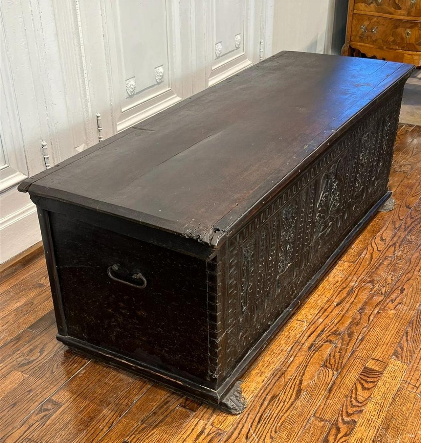 18th Century Dutch Baroque Period Carved Dowry Chest  For Sale 11