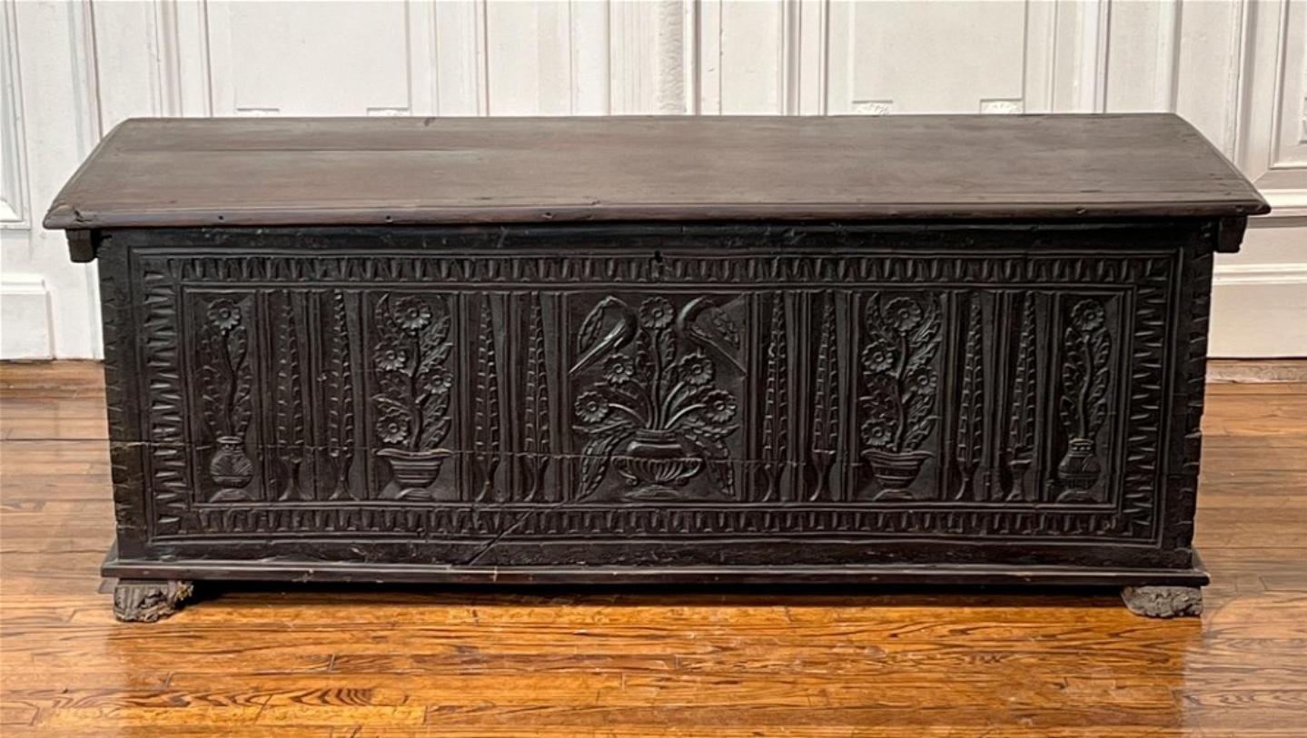 18th Century Dutch Baroque Period Carved Dowry Chest  For Sale 12