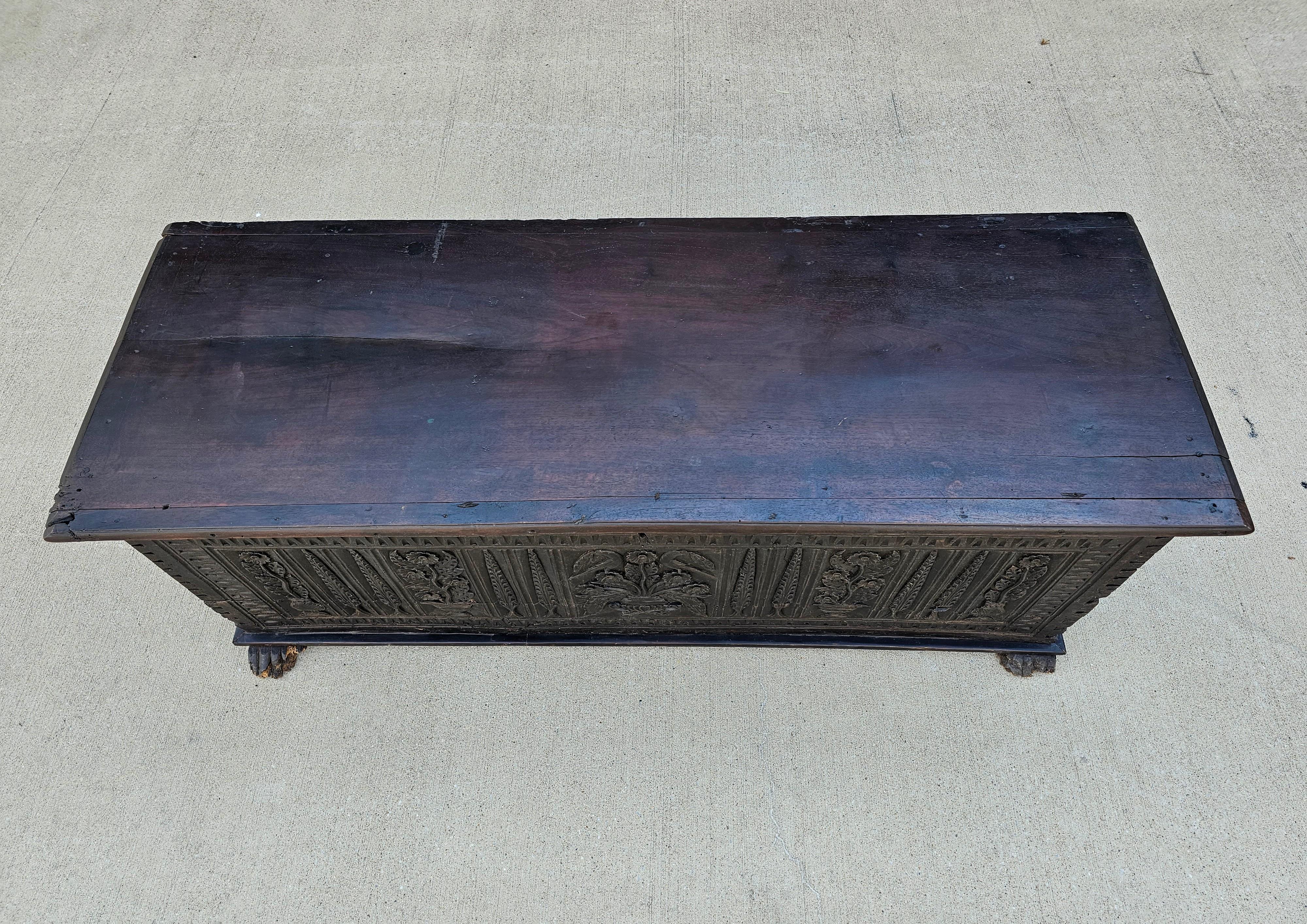 18th Century Dutch Baroque Period Carved Dowry Chest  In Distressed Condition For Sale In Forney, TX