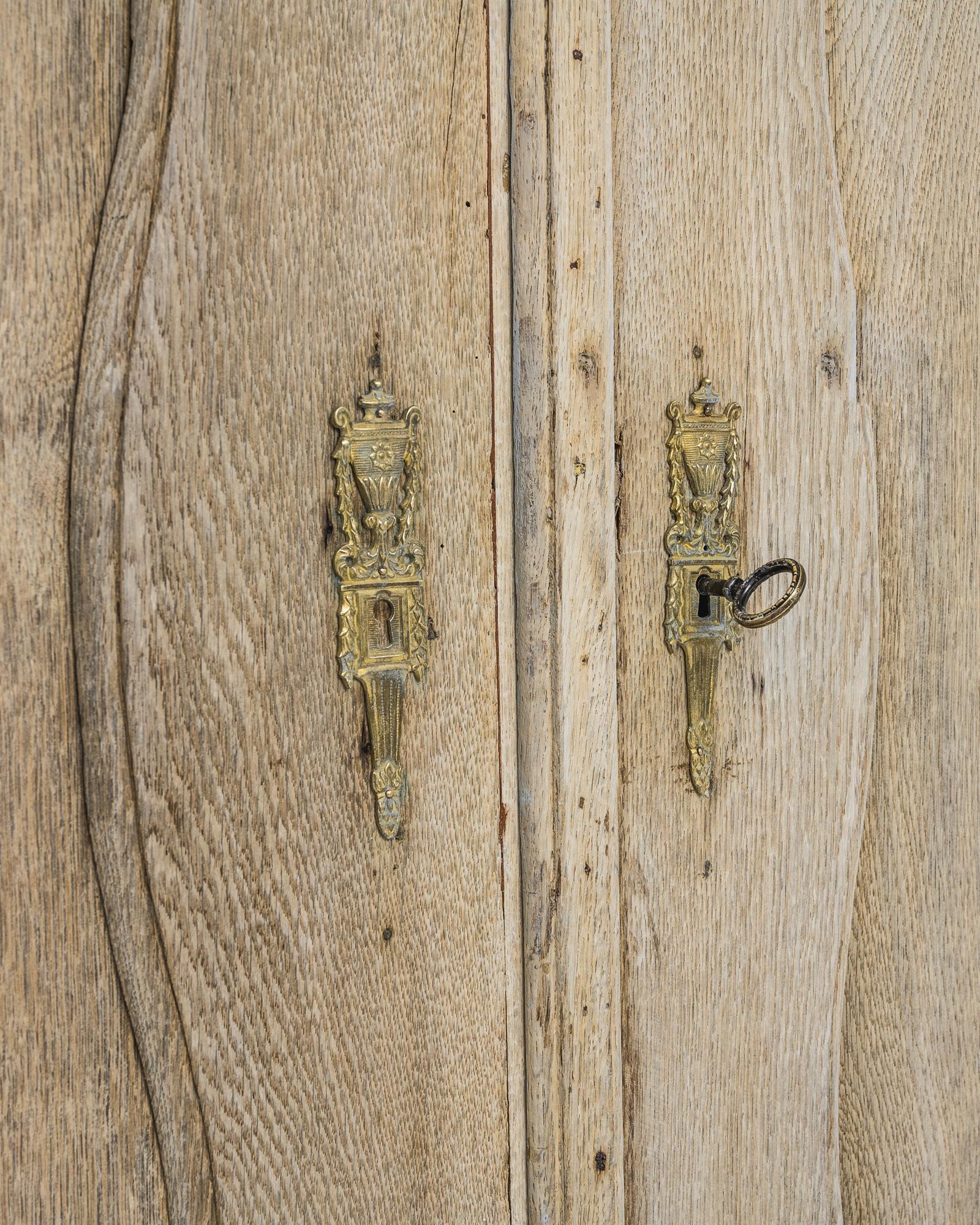 Armoire hollandaise en chêne blanchi du 18e siècle 1