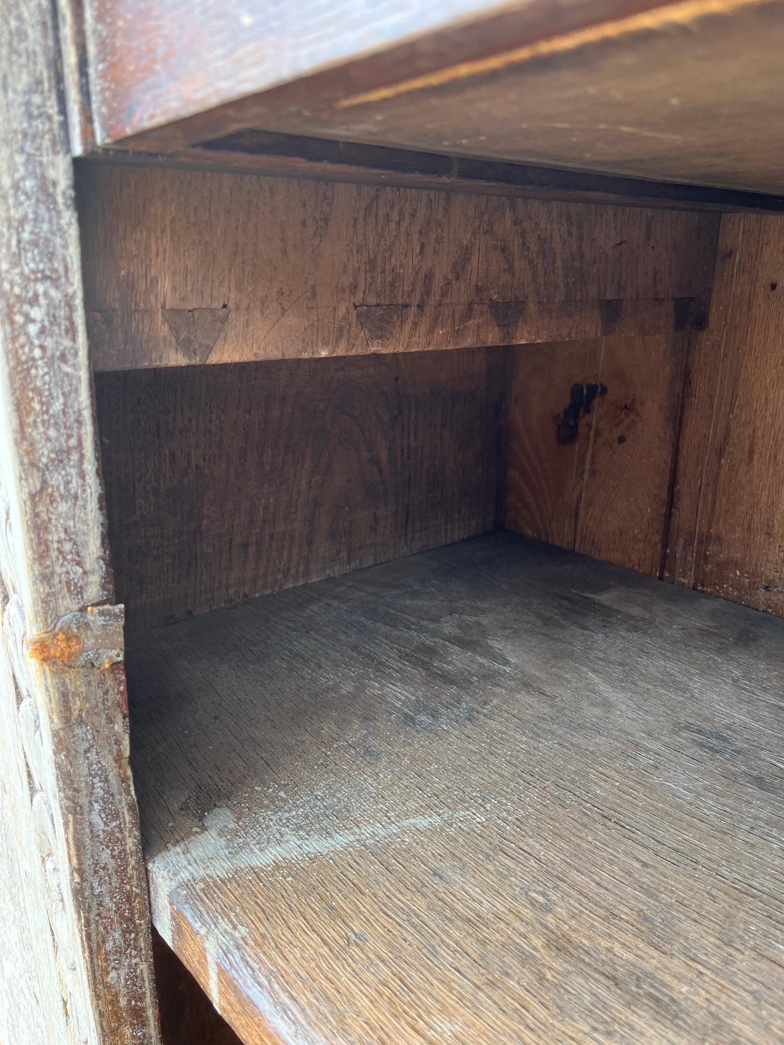 18. Jahrhundert Niederländisch gebleicht Eiche Credenza / Buffet / Sideboard im Angebot 9