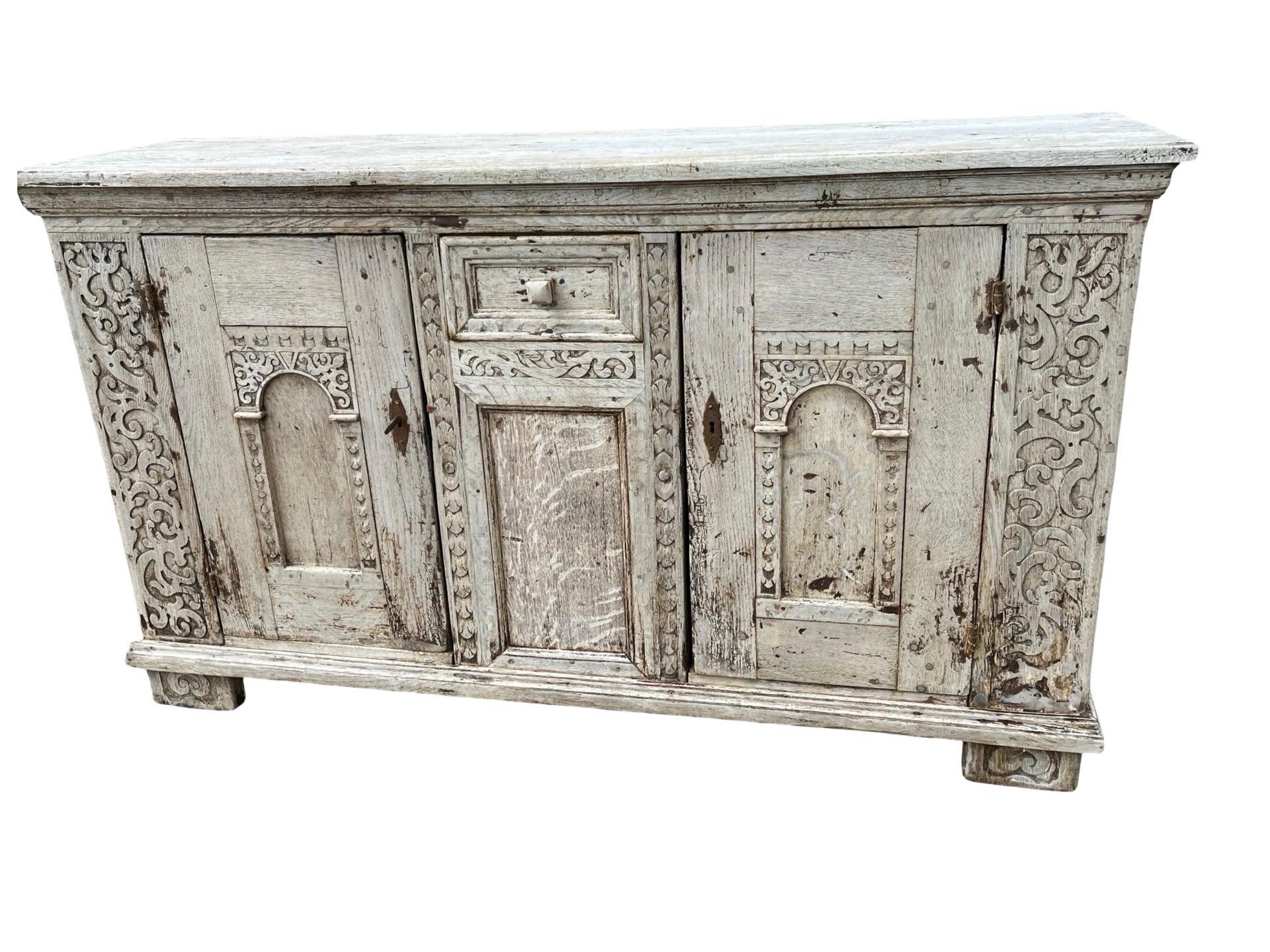 Crédence / Buffet / Buffet hollandais en chêne blanchi du 18e siècle en vente 1