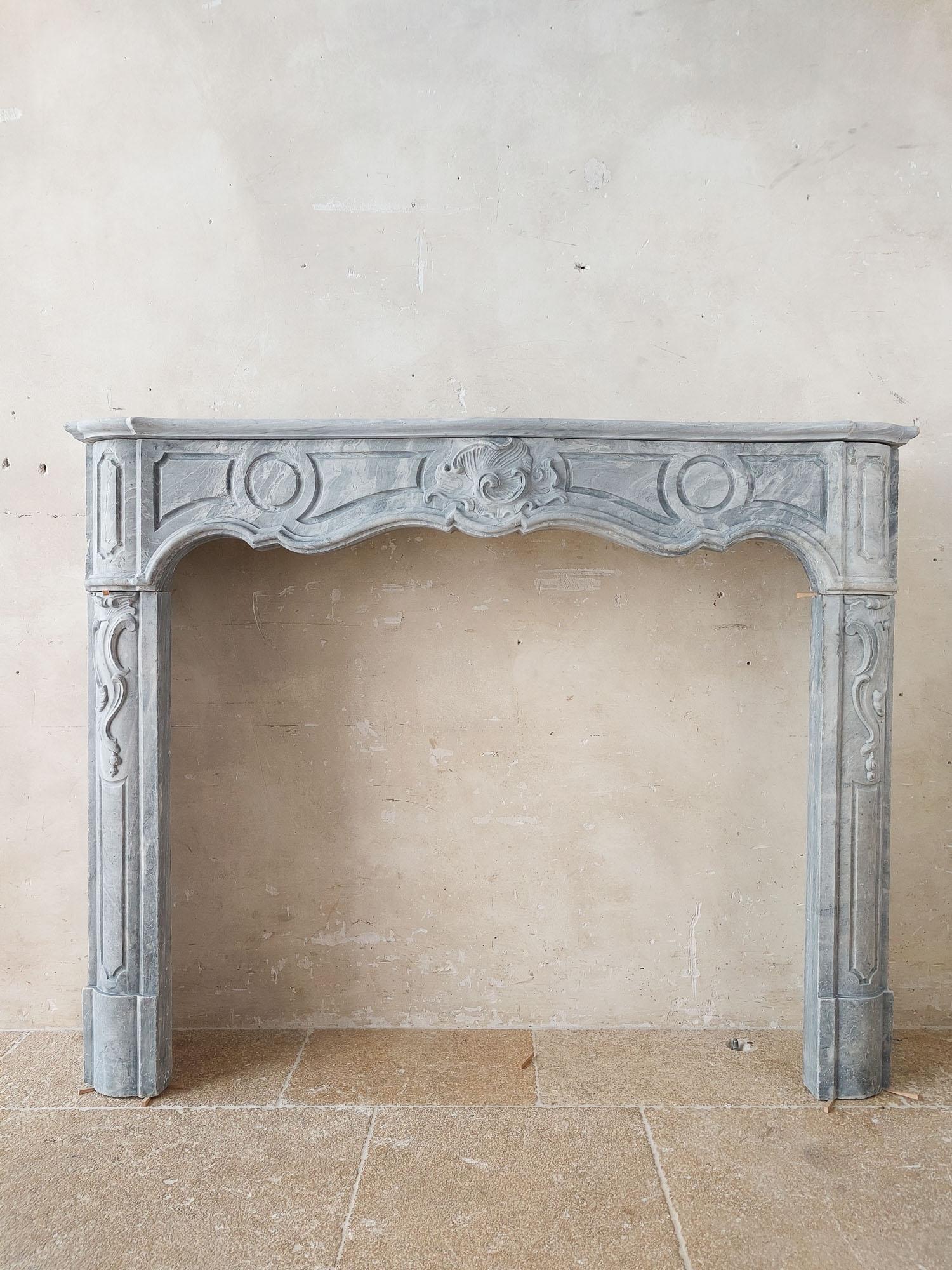 Regency 18th century Dutch Blue Turquin marble mantelpiece in Régence Style For Sale