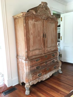 18th Century Dutch Bombe Linen Press