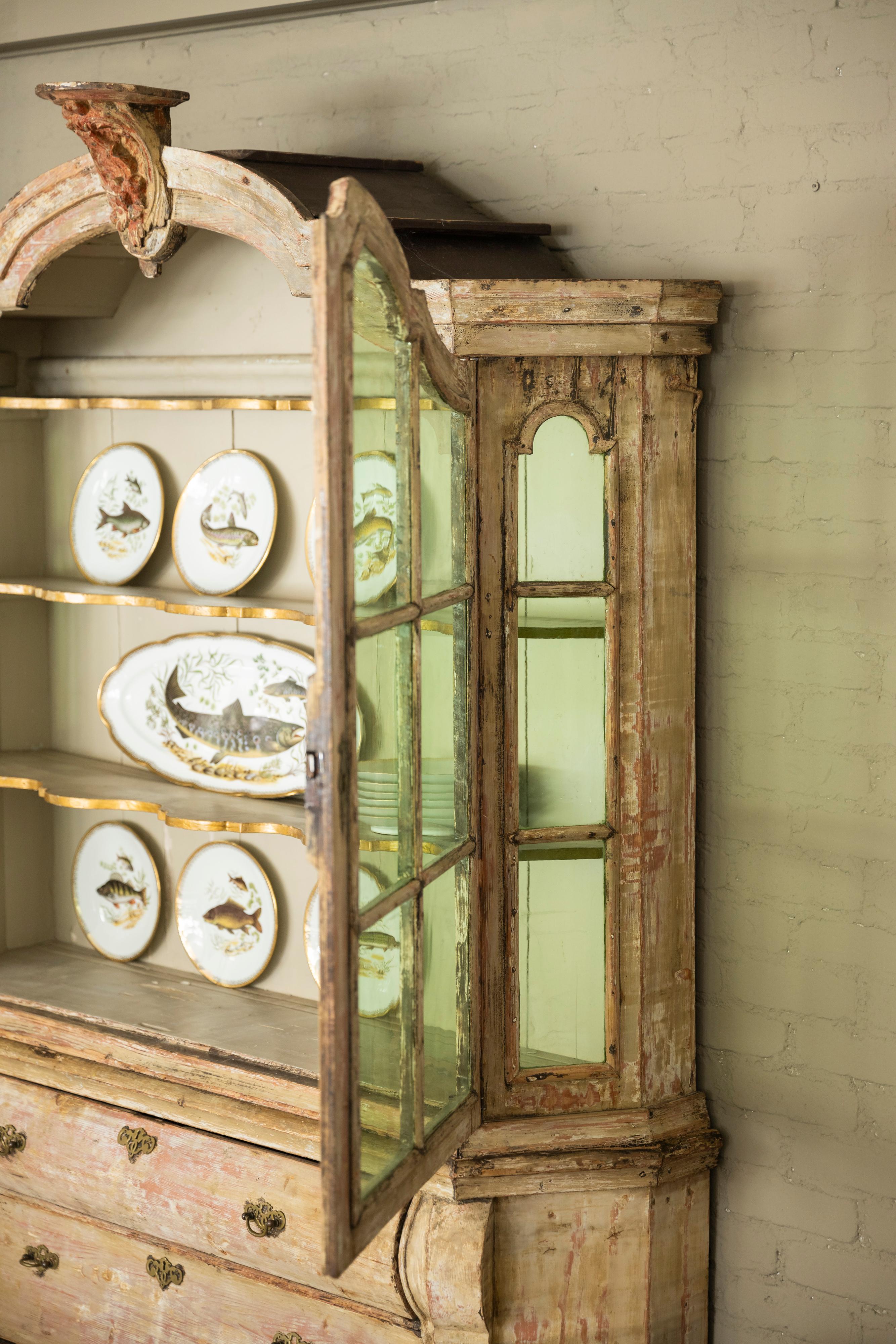 18th Century Dutch Cabinet with Green Glass 1