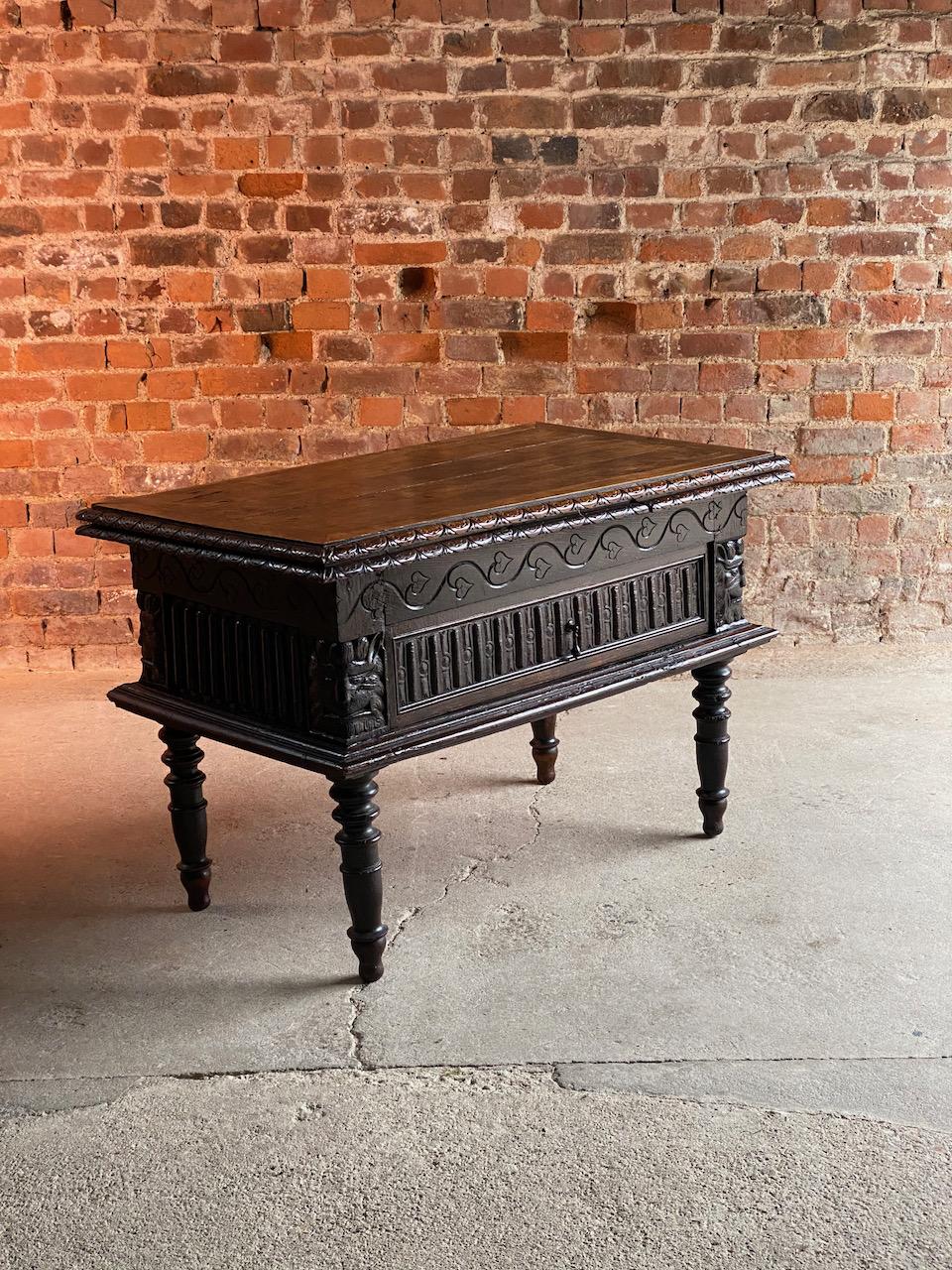 18th Century Dutch Carved Oak Draw Leaf Table, Circa 1780 For Sale 5