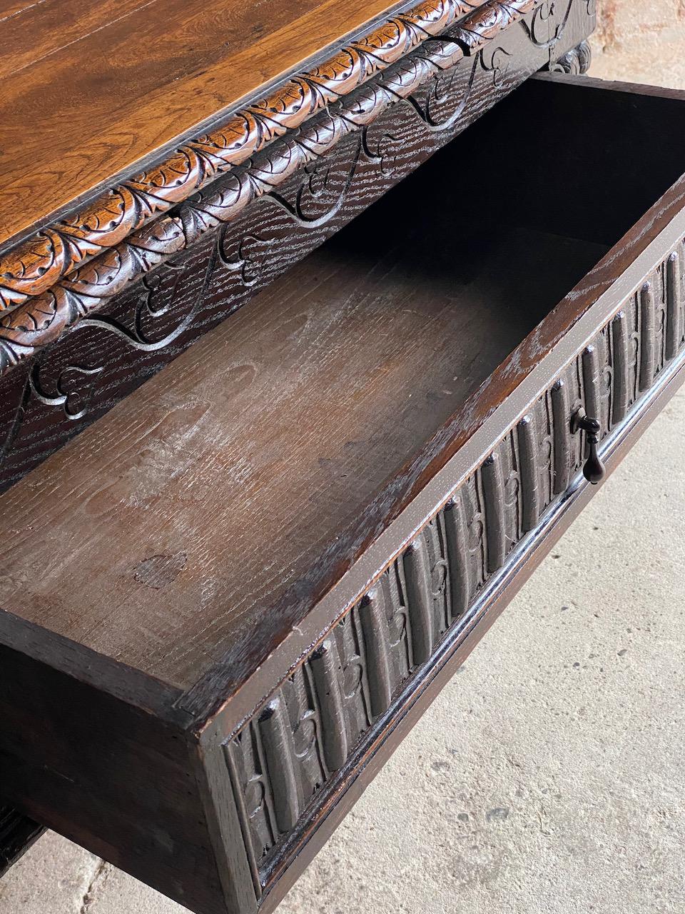 18th Century Dutch Carved Oak Draw Leaf Table, Circa 1780 For Sale 6