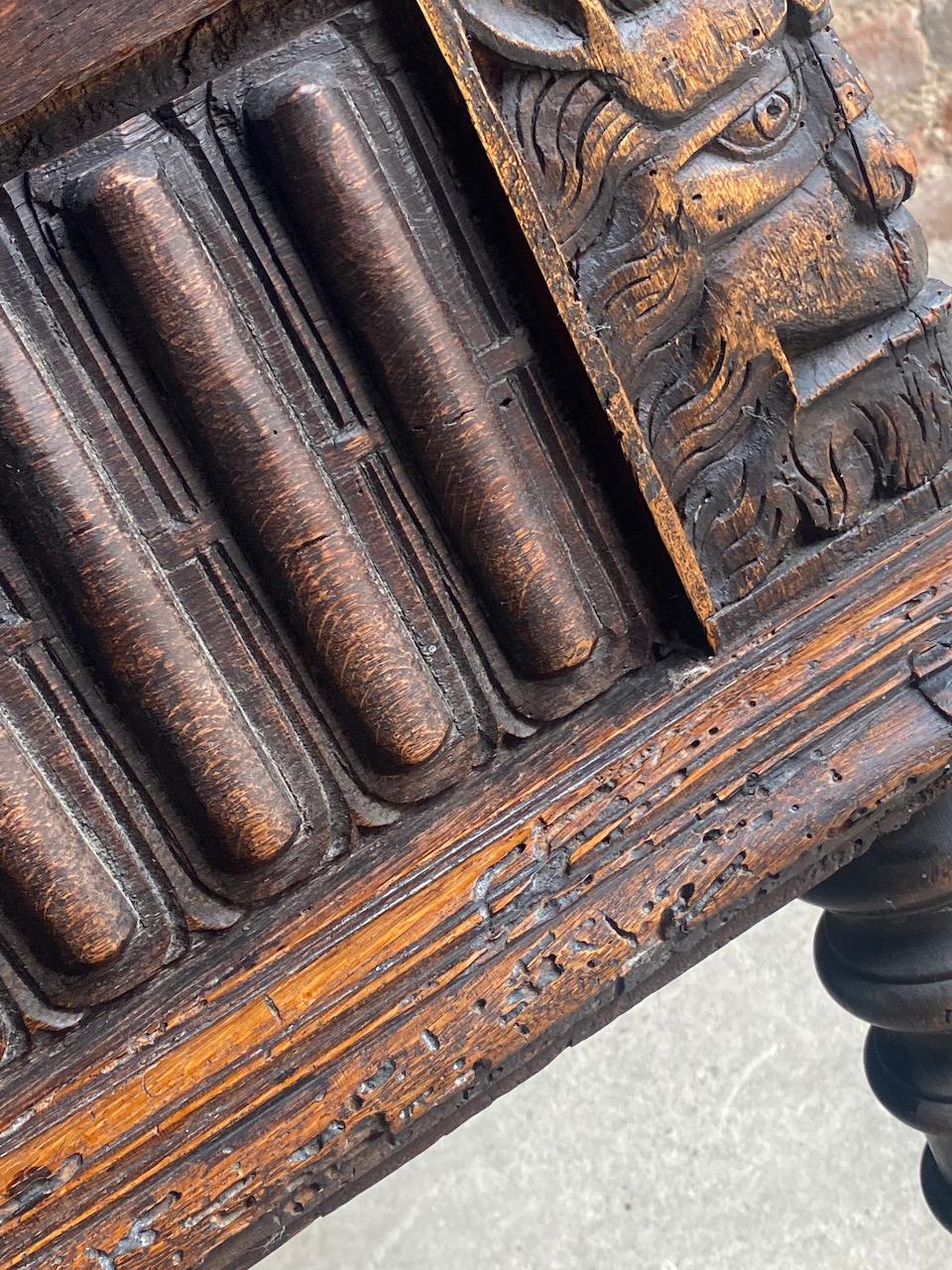 18th Century Dutch Carved Oak Draw Leaf Table, Circa 1780 In Good Condition For Sale In Longdon, Tewkesbury