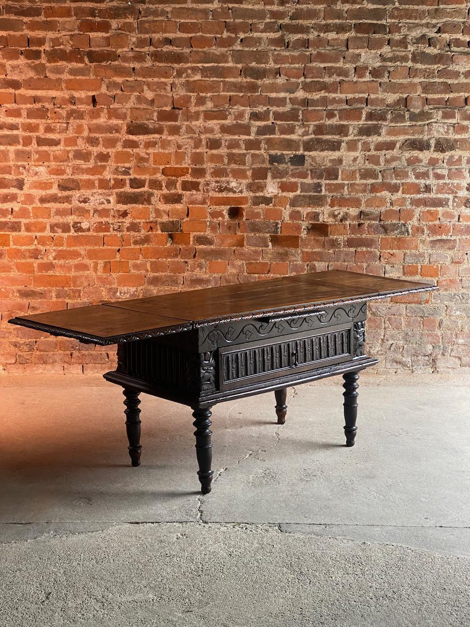 18th Century Dutch Carved Oak Draw Leaf Table, Circa 1780 For Sale 2