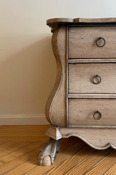 18th century Dutch chest of drawers