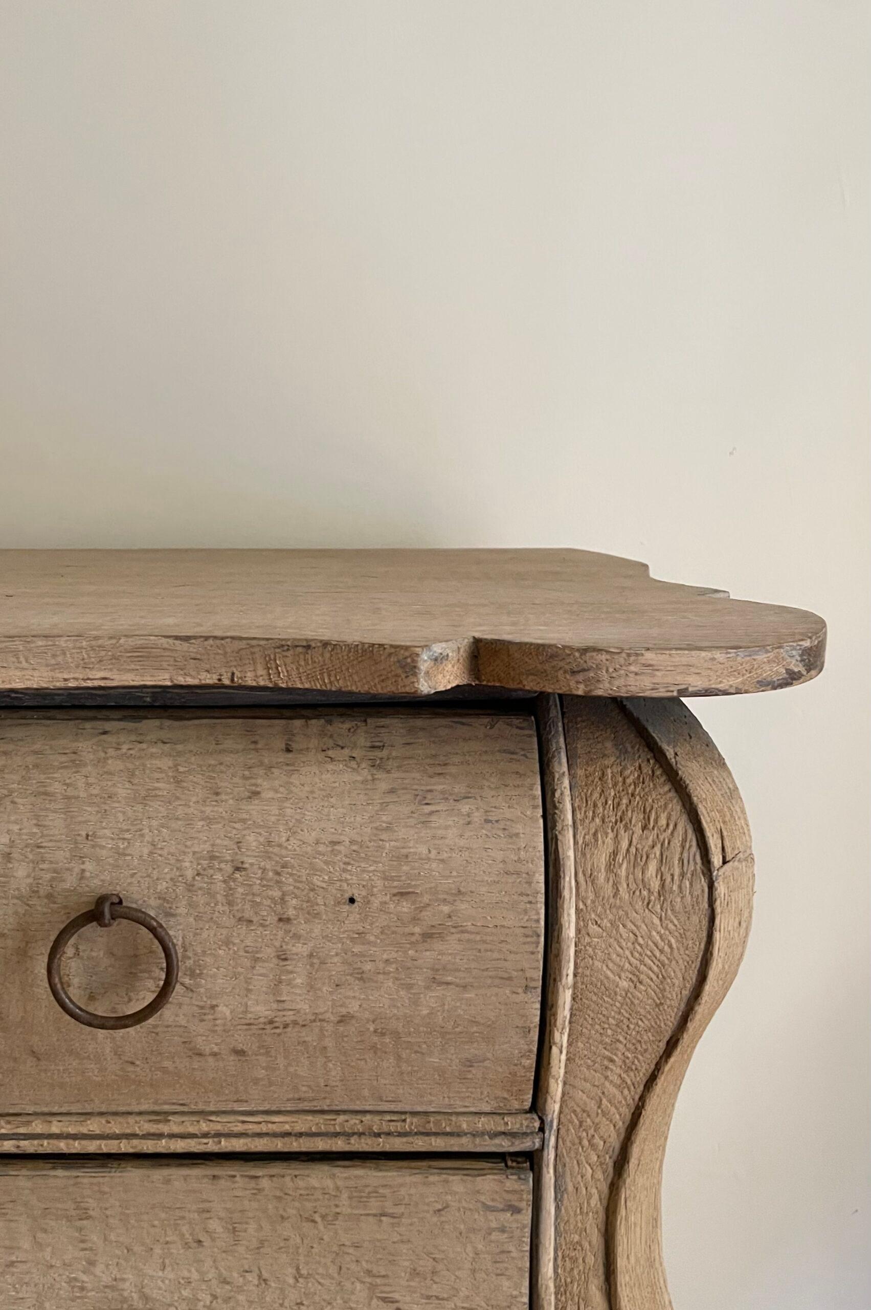 Legno Cassettiera olandese del XVIII secolo in vendita