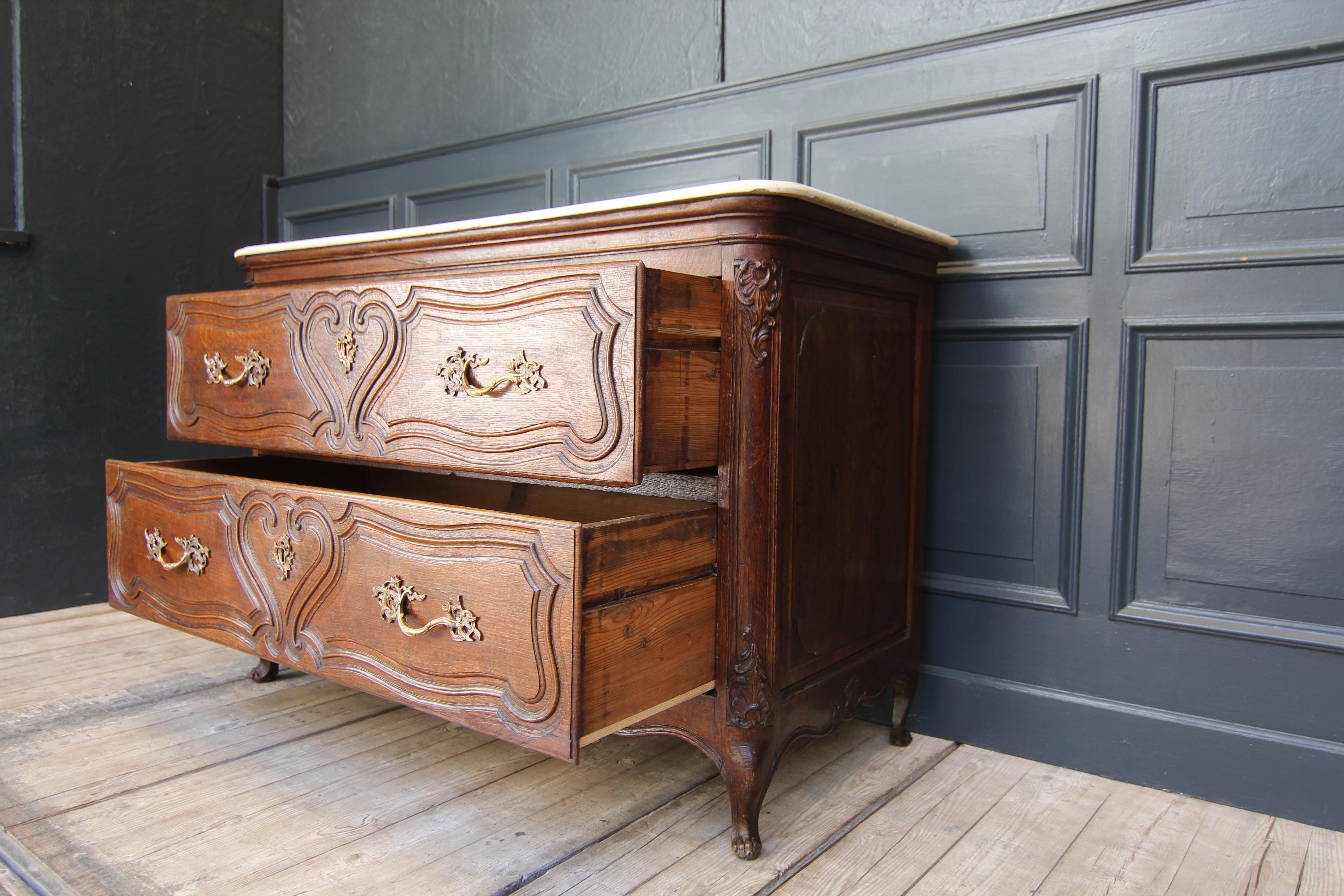 18th Century and Earlier 18th Century Dutch Chest of Drawers Made of Oak For Sale