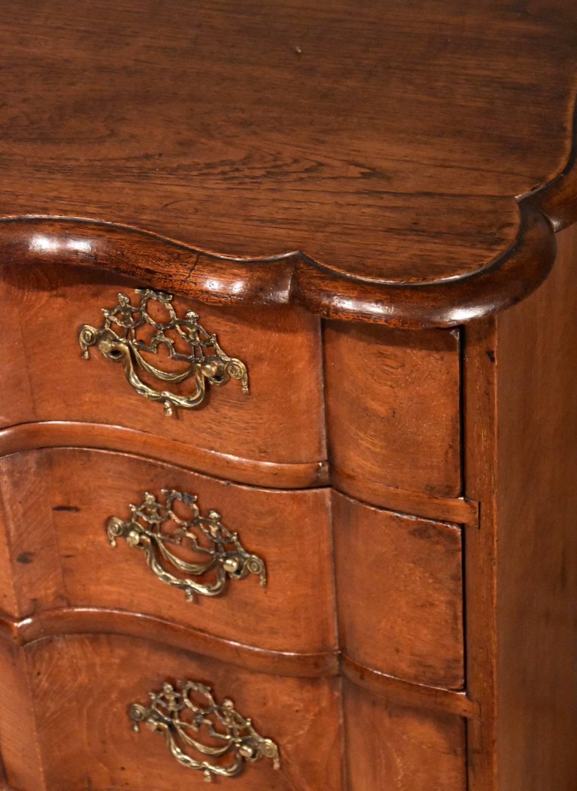 George III 18th Century Dutch Chestnut Commode Chest For Sale
