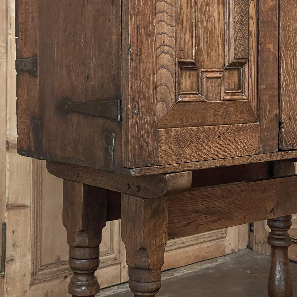 18th Century Dutch Collector's Cabinet For Sale 5