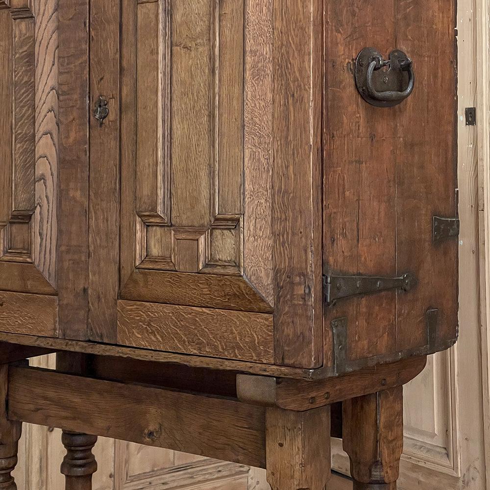 18th Century Dutch Collector's Cabinet For Sale 11