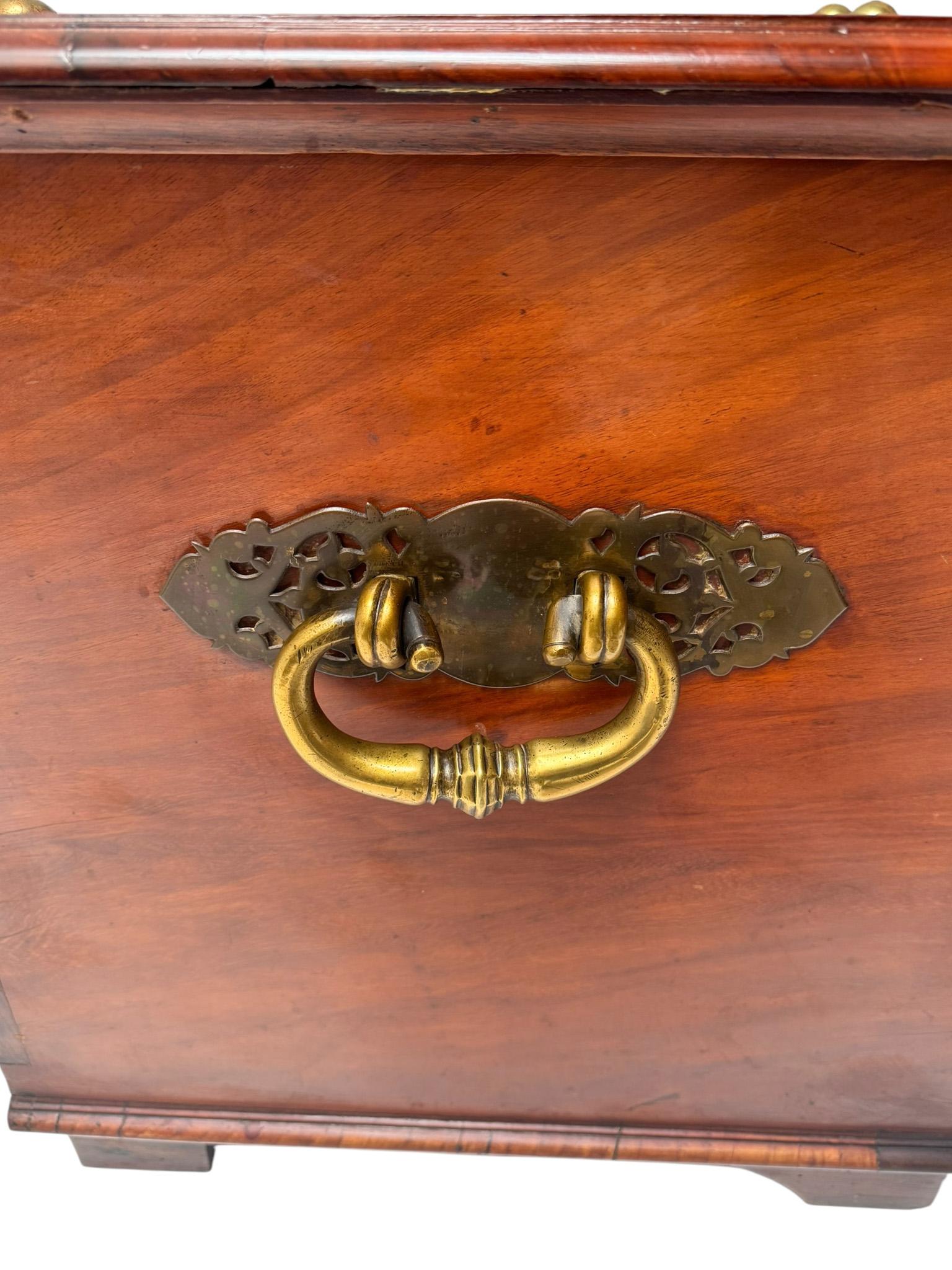 Cofre o arqueta VOC colonial holandesa del siglo XVIII en venta 1