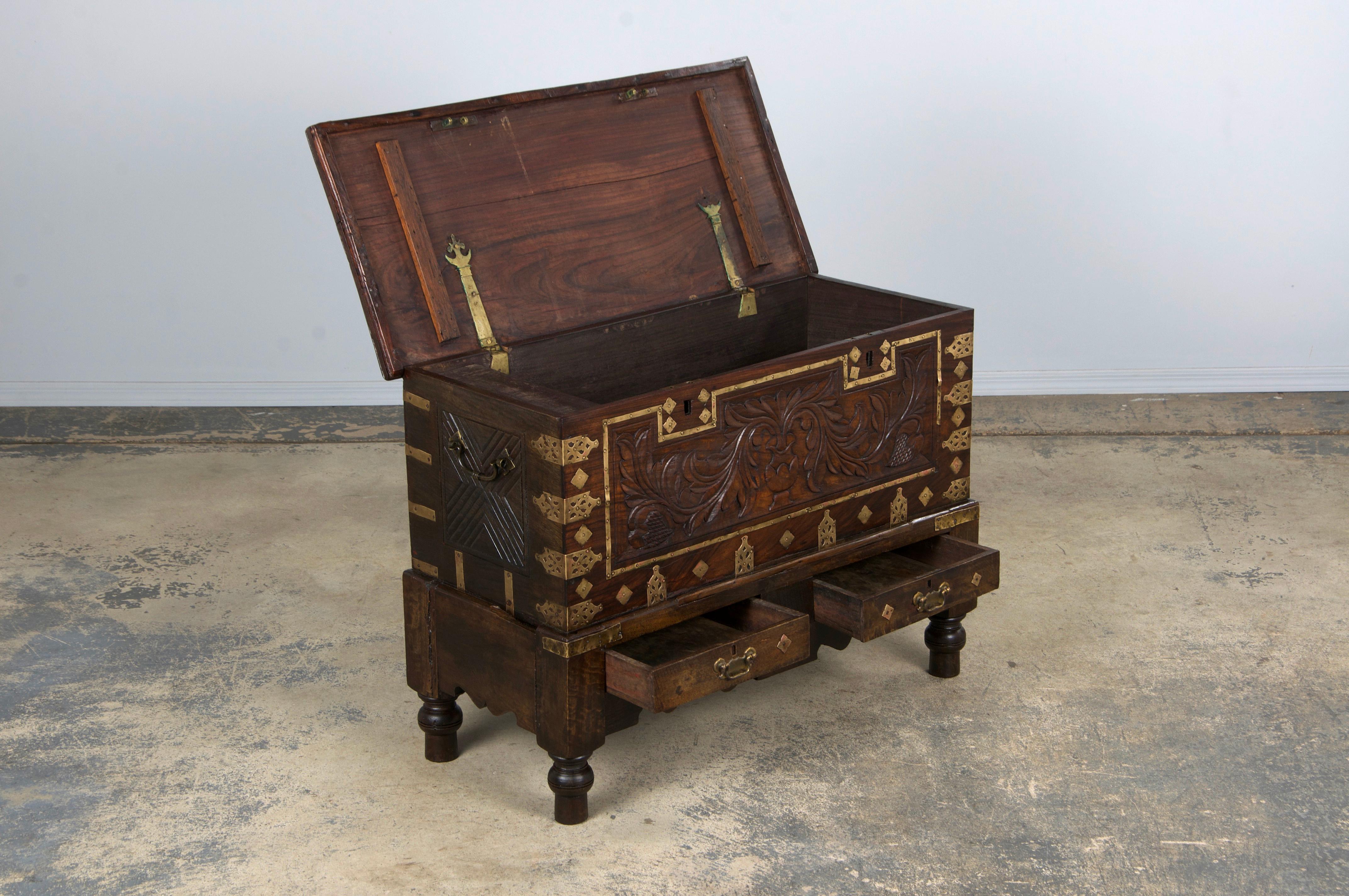 18th Century Dutch Colonial Rosewood Chest W/ Brass Mounts For Sale 5