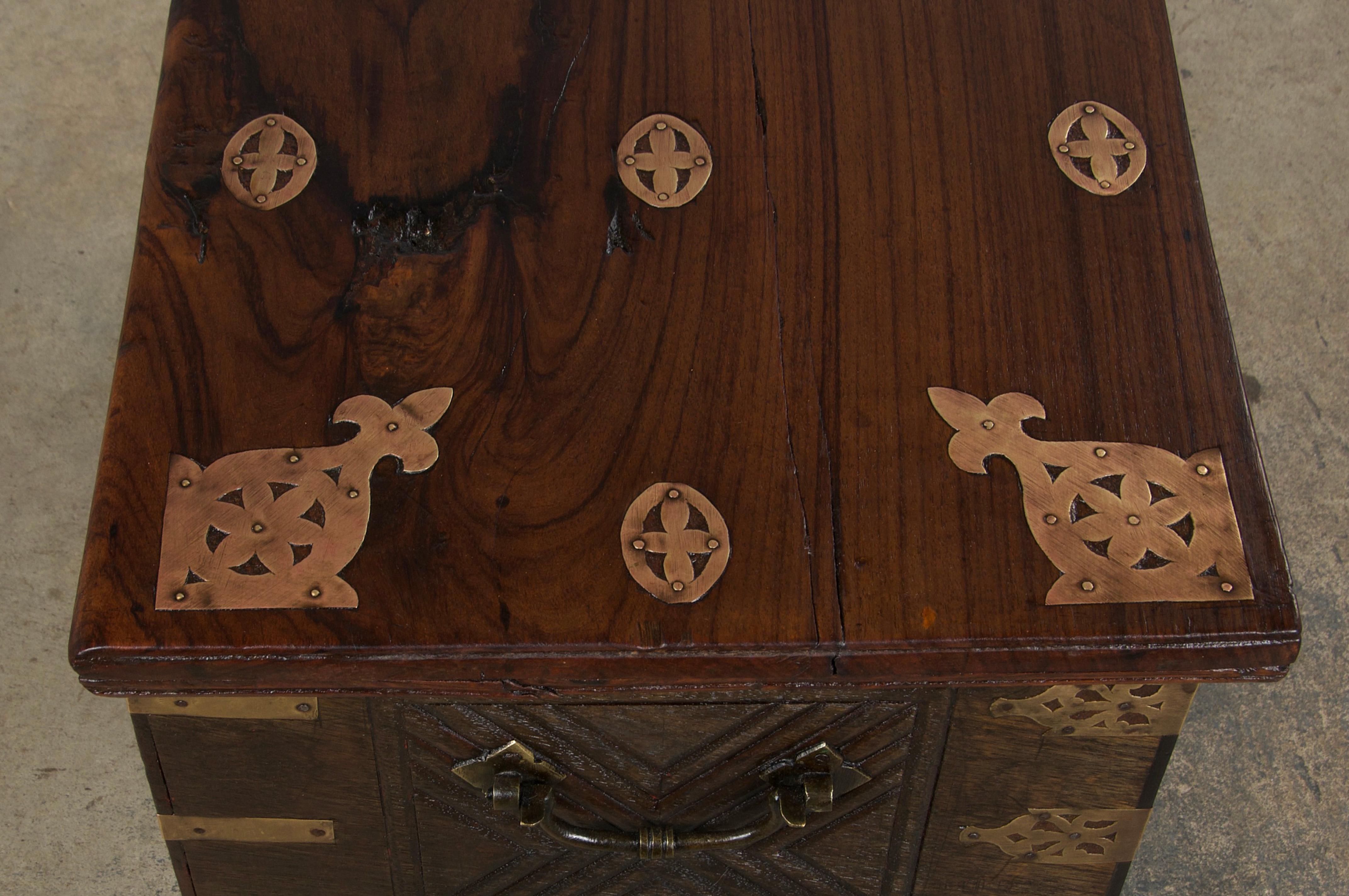 18th Century Dutch Colonial Rosewood Chest W/ Brass Mounts For Sale 8