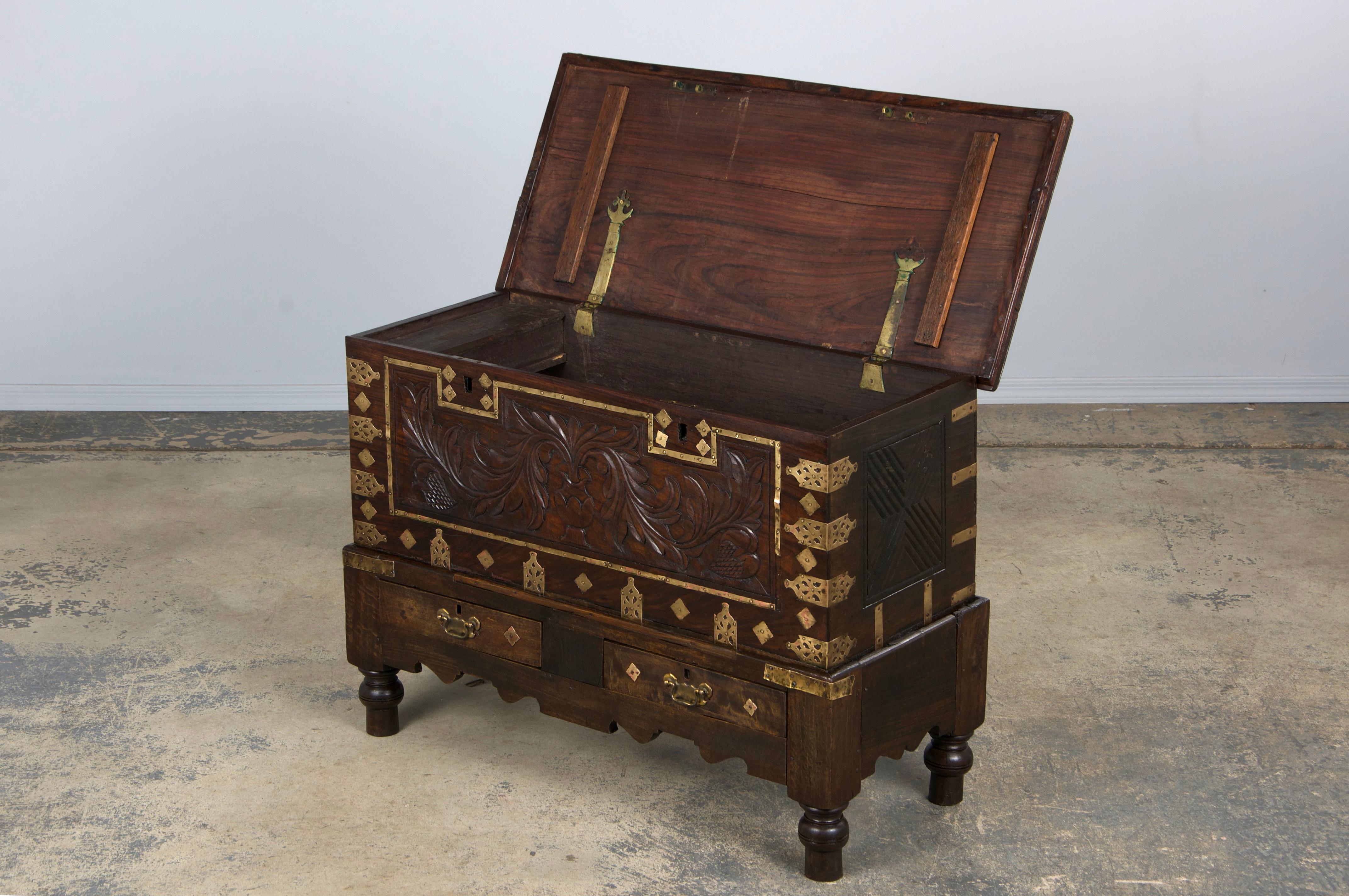 18th Century Dutch Colonial Rosewood Chest W/ Brass Mounts For Sale 10