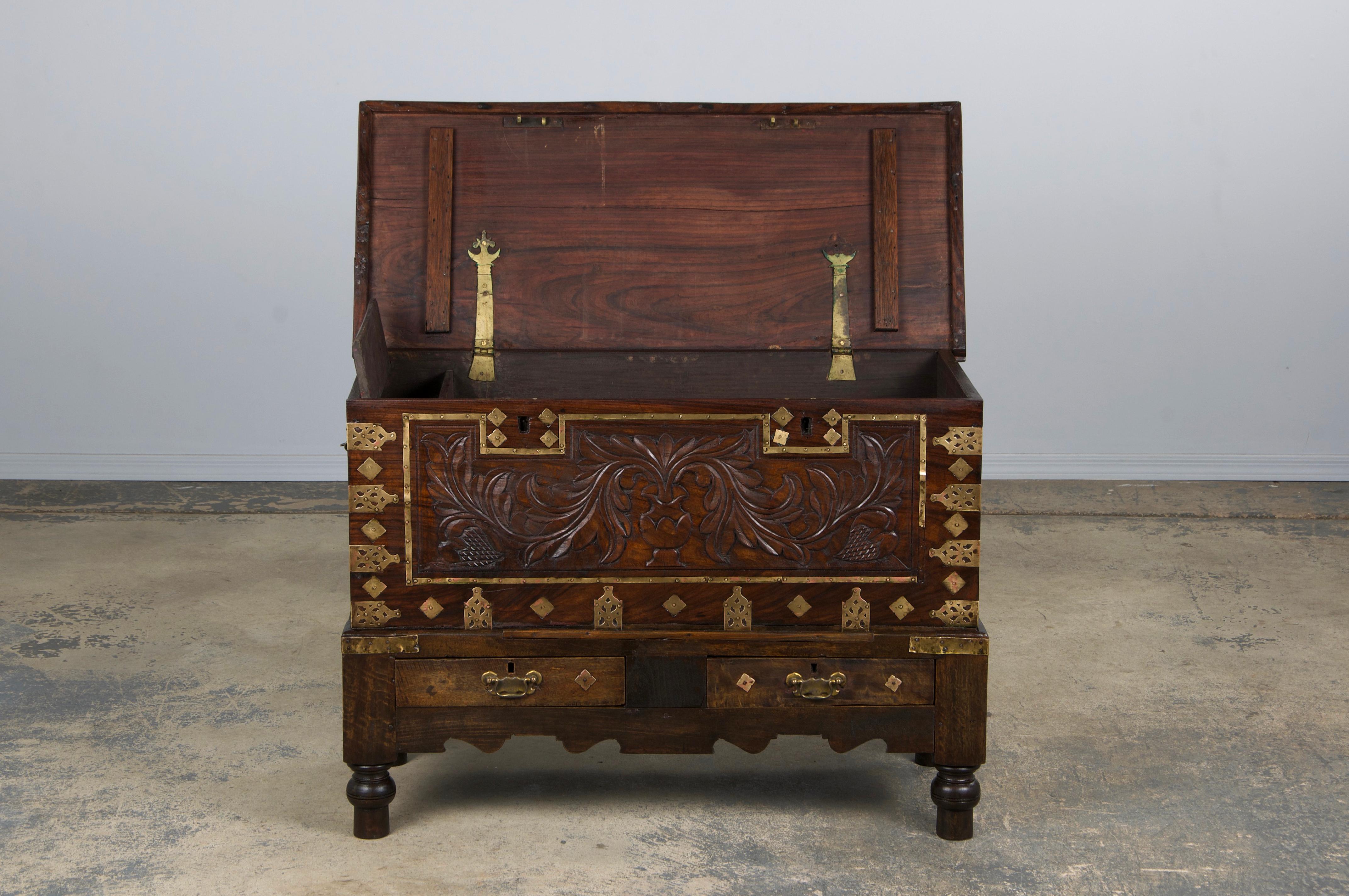 18th Century Dutch Colonial Rosewood Chest W/ Brass Mounts For Sale 1