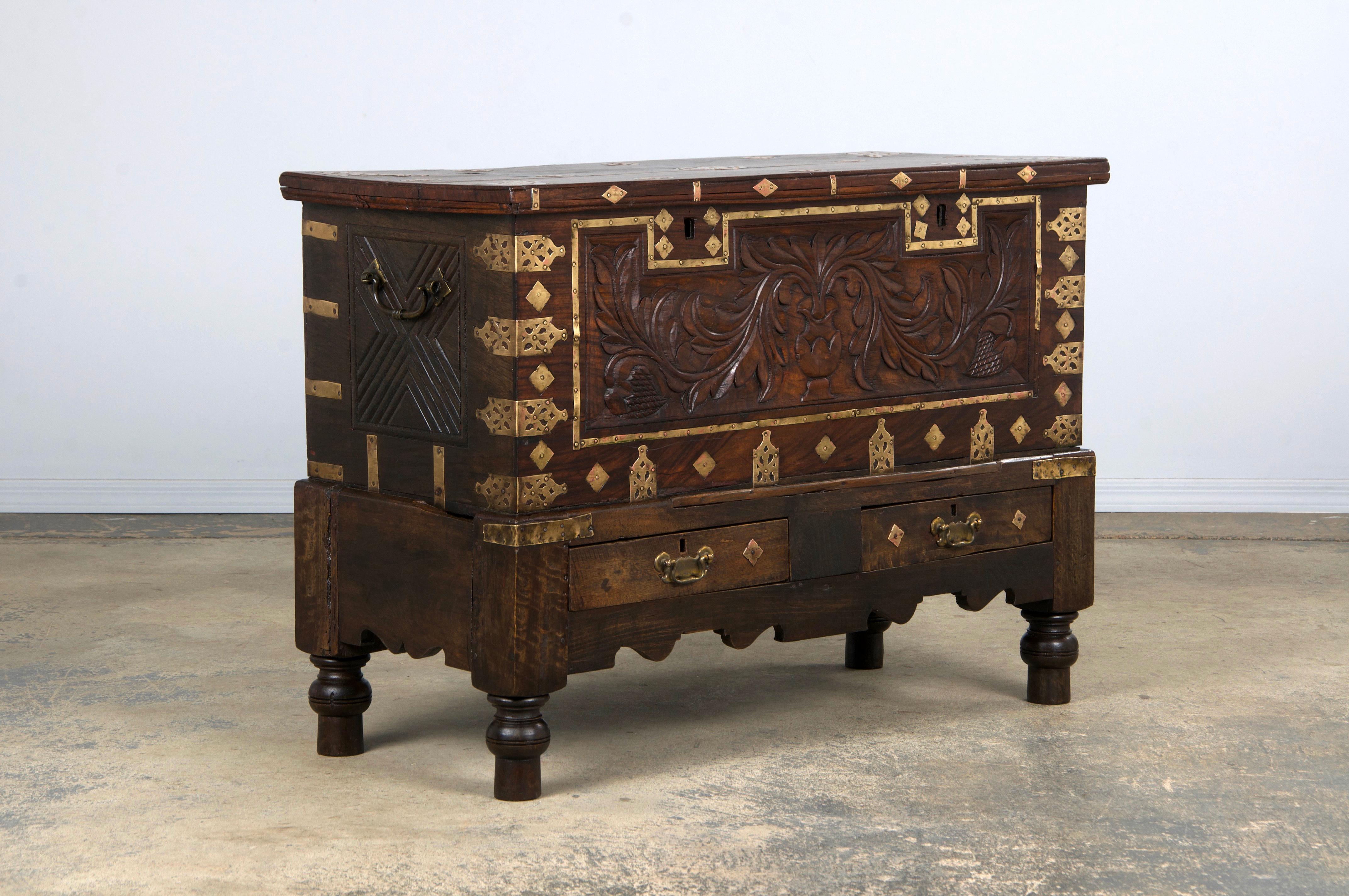 18th Century Dutch Colonial Rosewood Chest W/ Brass Mounts For Sale 3