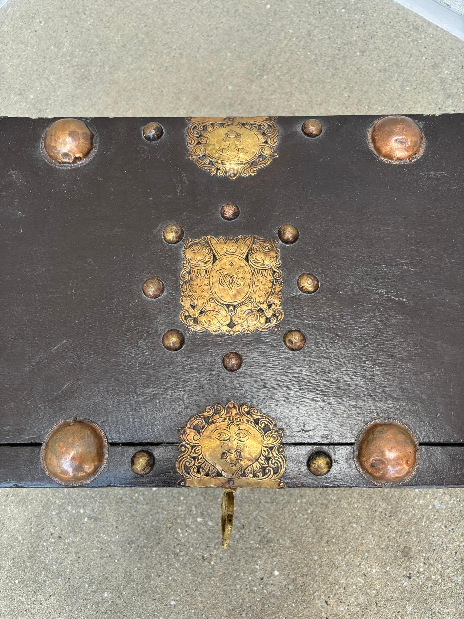 18th Century Dutch Colonial Teak Chest With Brass and Copper Mounts For Sale 5