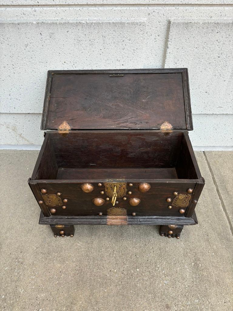 18th Century Dutch Colonial Teak Chest With Brass and Copper Mounts For Sale 7