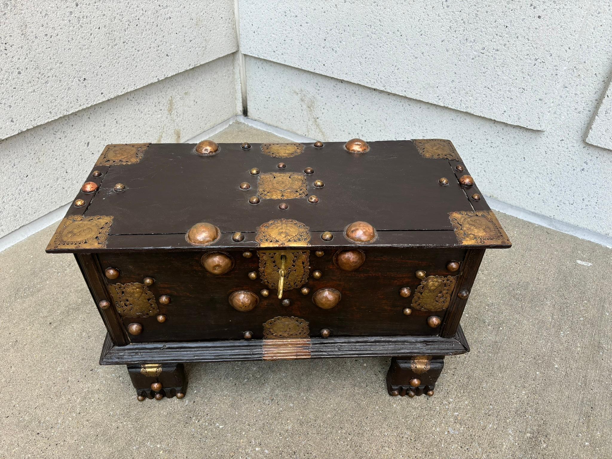 Hand-Crafted 18th Century Dutch Colonial Teak Chest With Brass and Copper Mounts For Sale