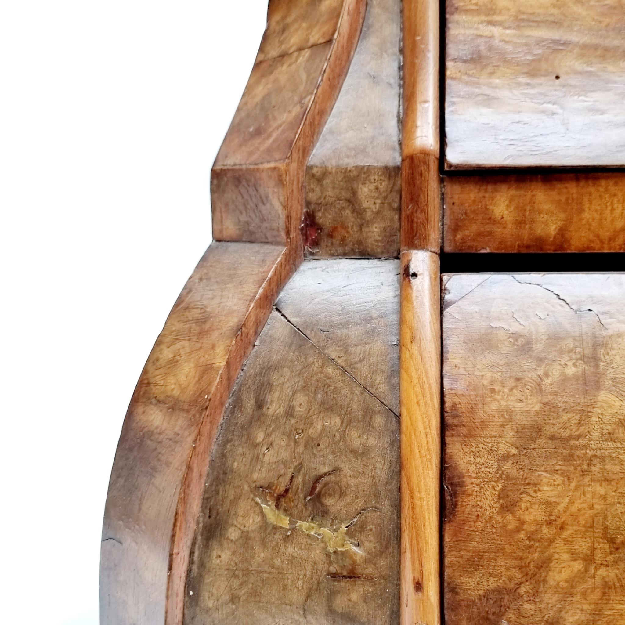 Fine Quality Walnut Inlaid Dutch Chest Of 3 Drawers, 19th Century 3